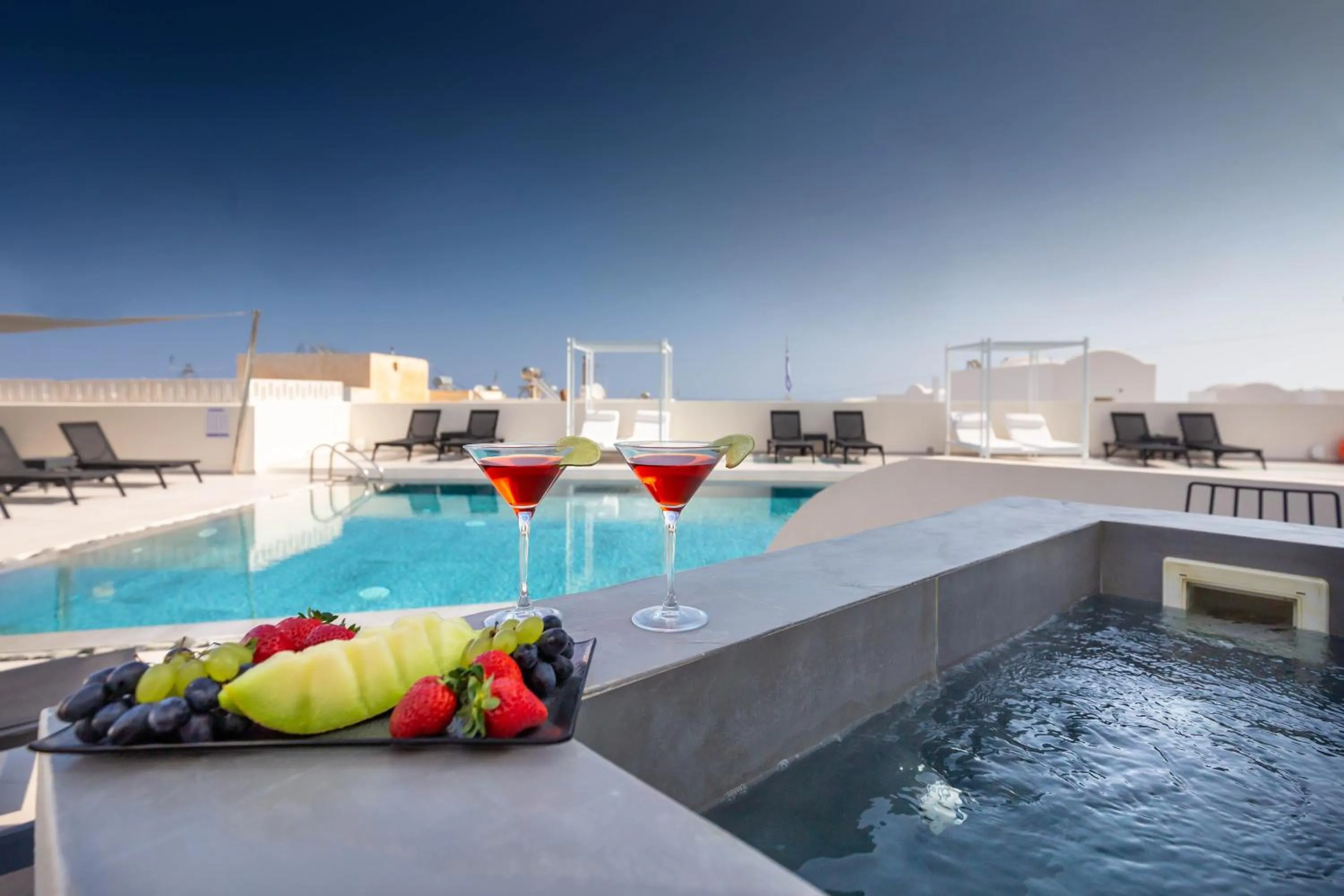 MAR n MAR CROWN HOTEL-SUITES