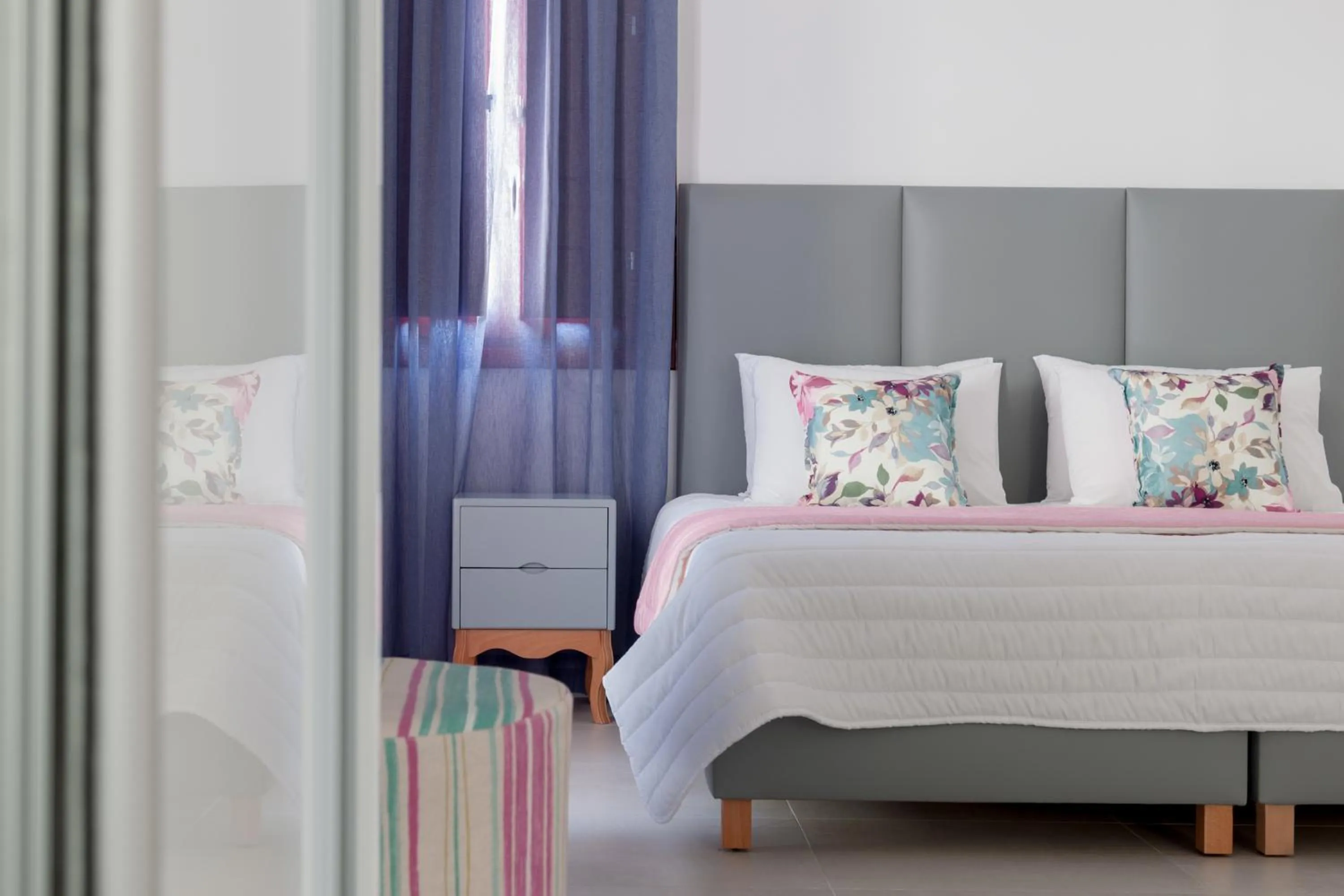 Bedroom, Bed in MAR n MAR CROWN HOTEL-SUITES