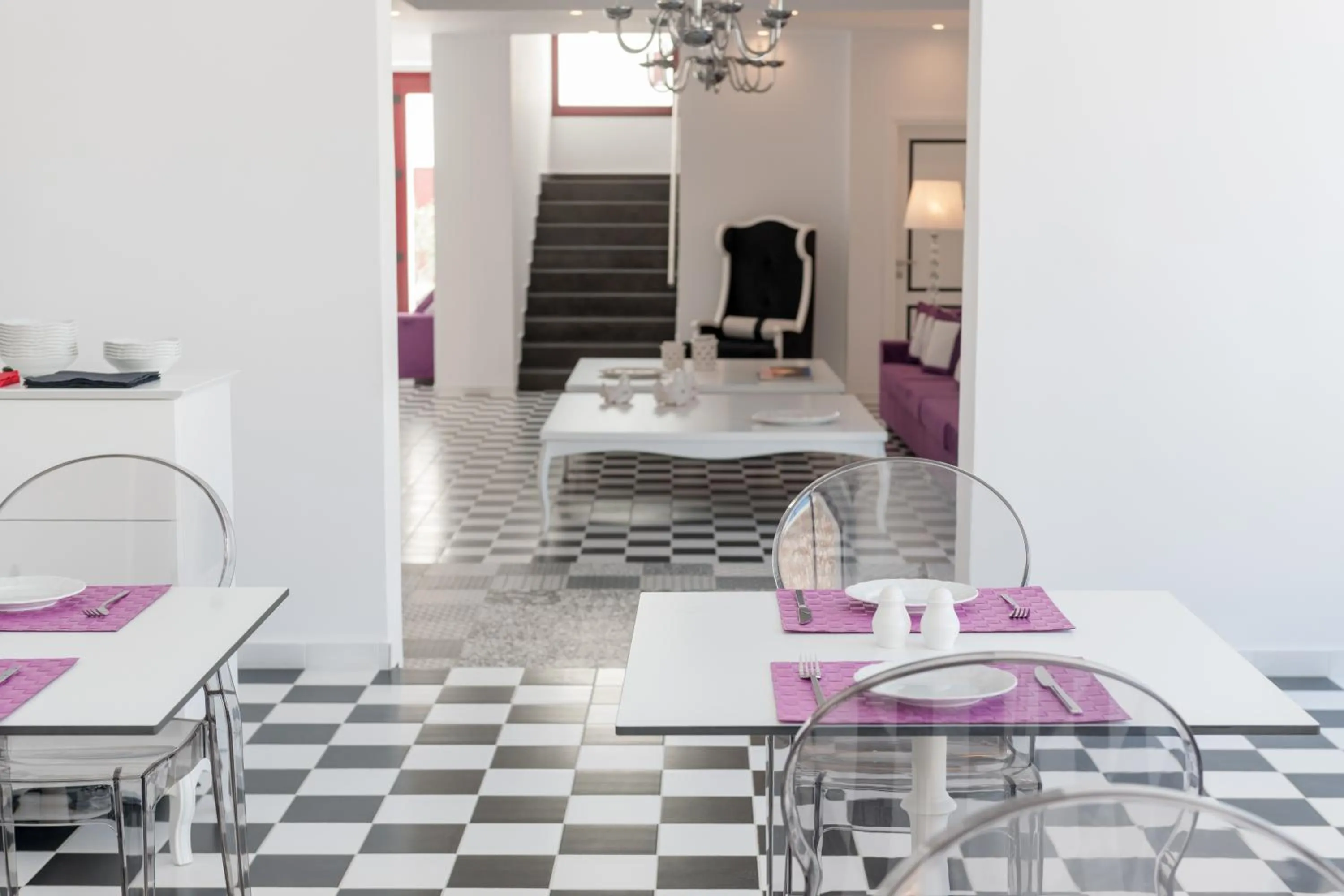 Restaurant/places to eat in MAR n MAR CROWN HOTEL-SUITES