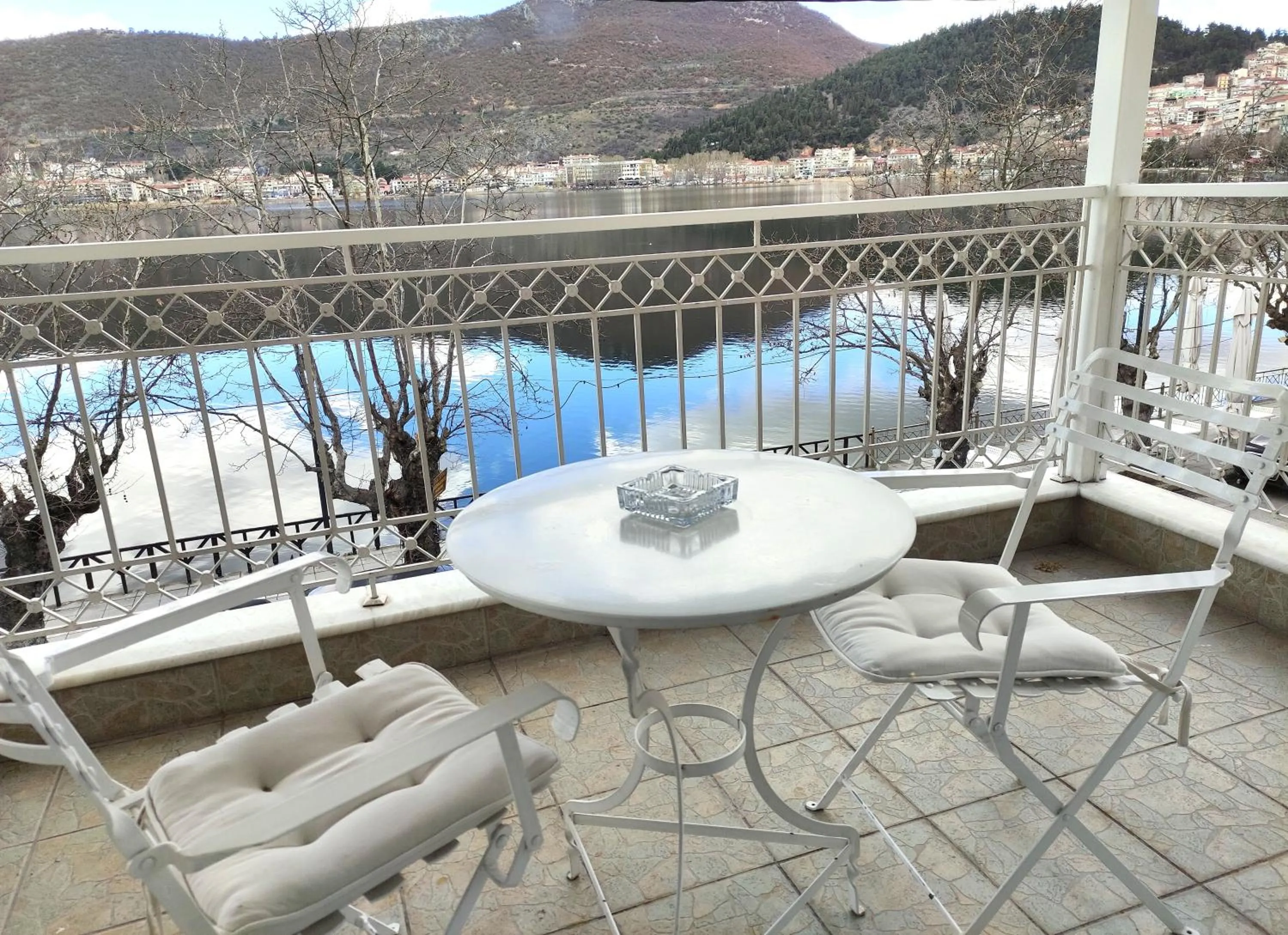 Paraliako Κaterina Lakefront - Biker Friendly Hotel