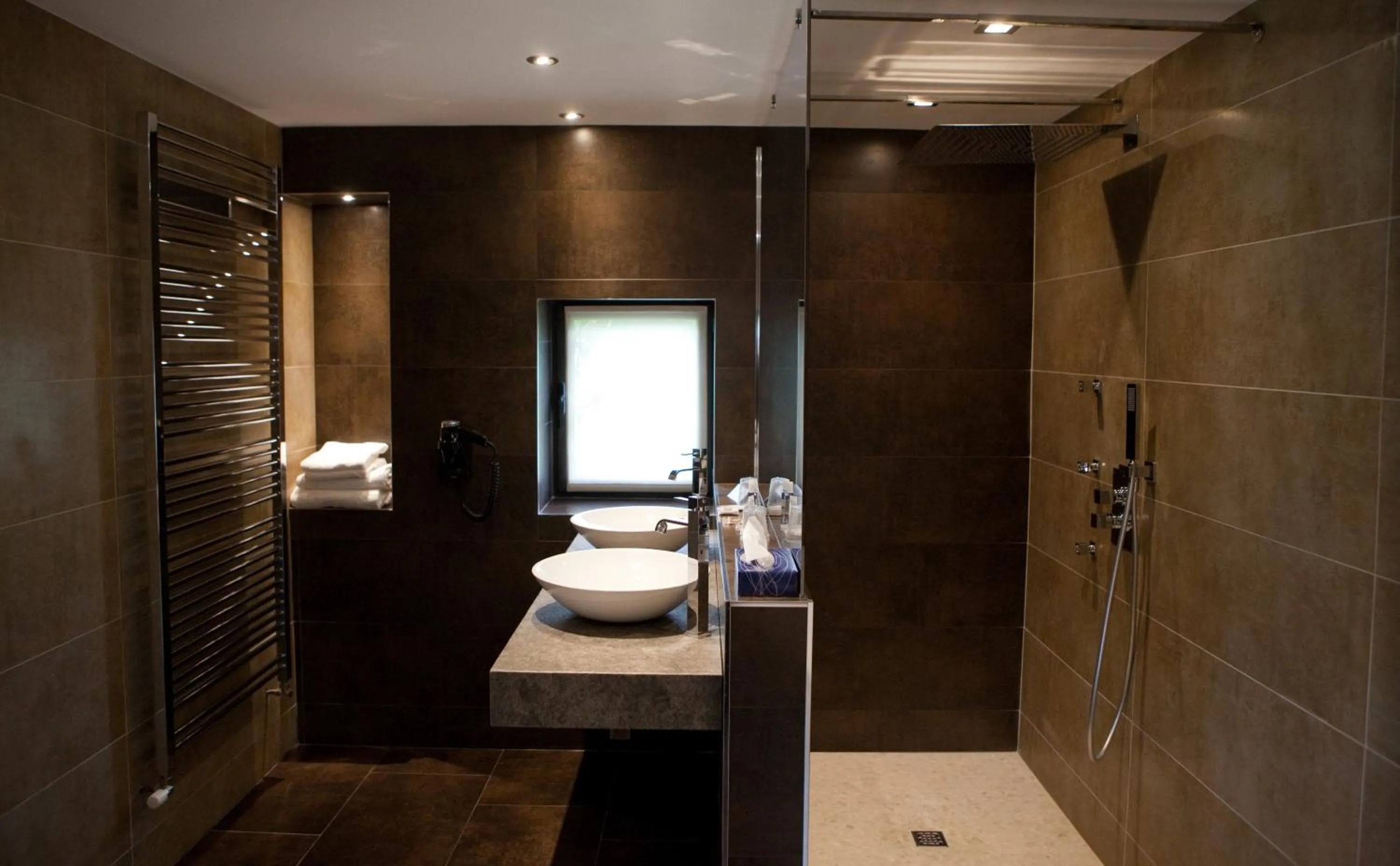 Bathroom in Le Pavillon De Gouffern
