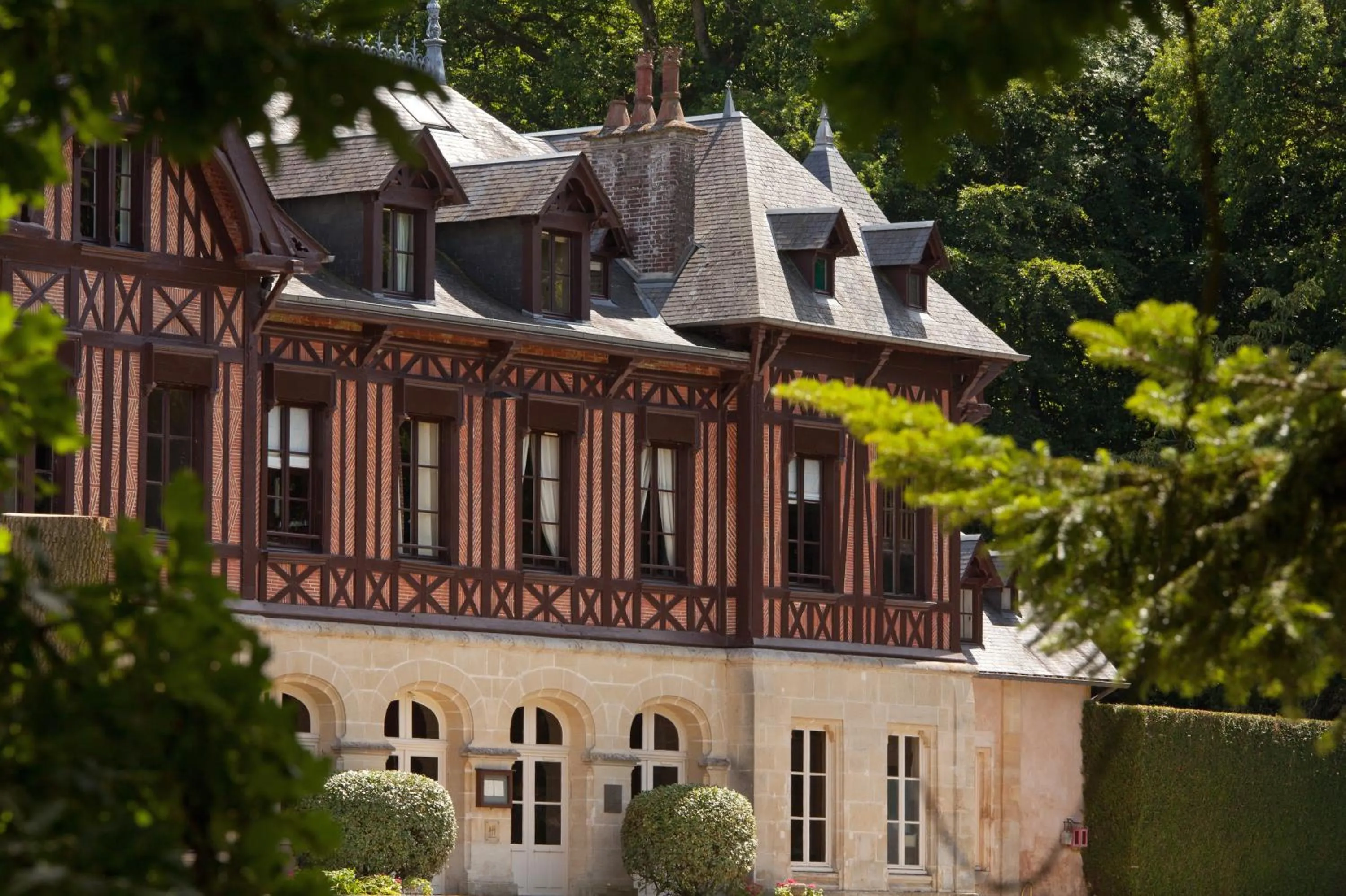 Property building in Le Pavillon De Gouffern