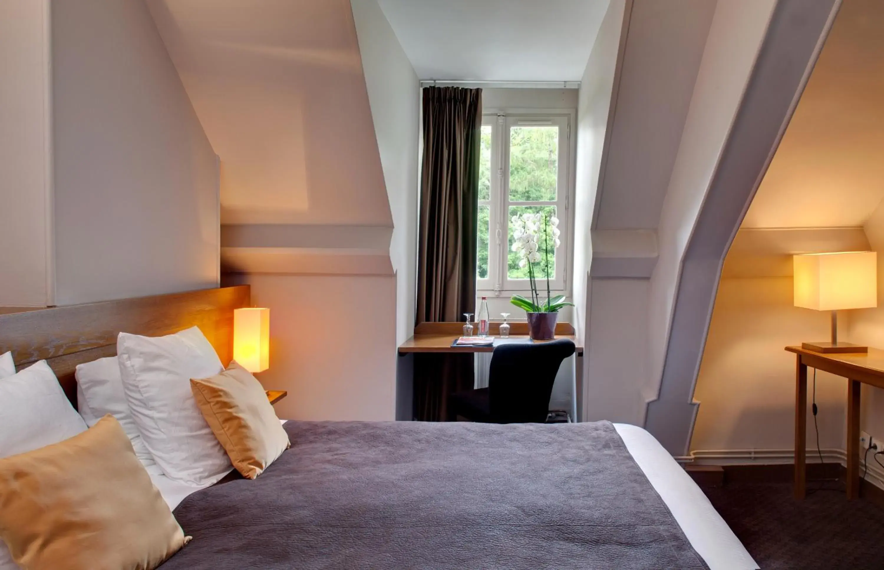 Double or Twin Room with Garden View in Le Pavillon De Gouffern Double or Twin Room with Garden View in Le Pavillon De Gouffern