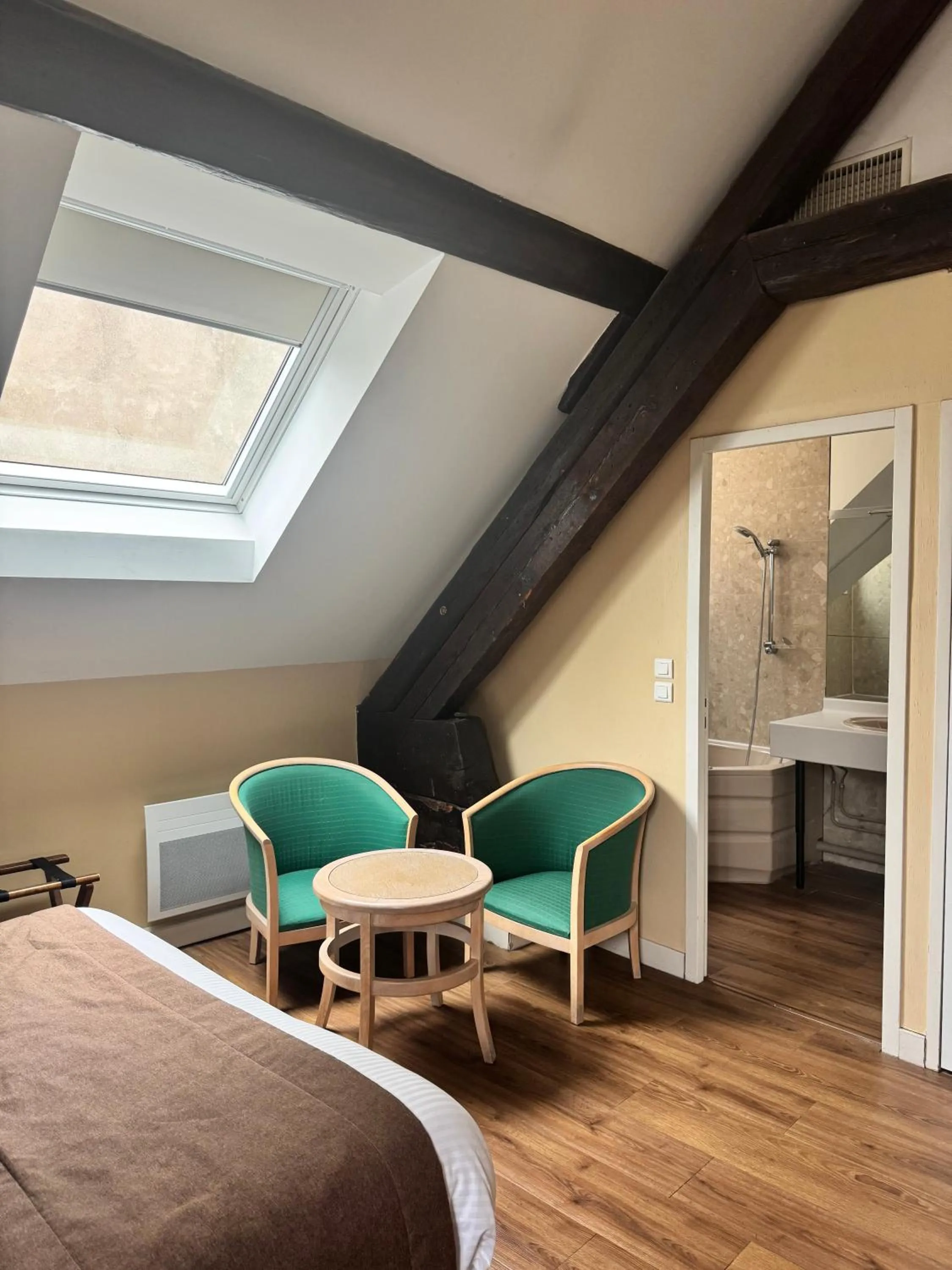 Bedroom, Bed in Hôtel Du Théâtre Centre Historique - Parking Souterrain Public Gratuit