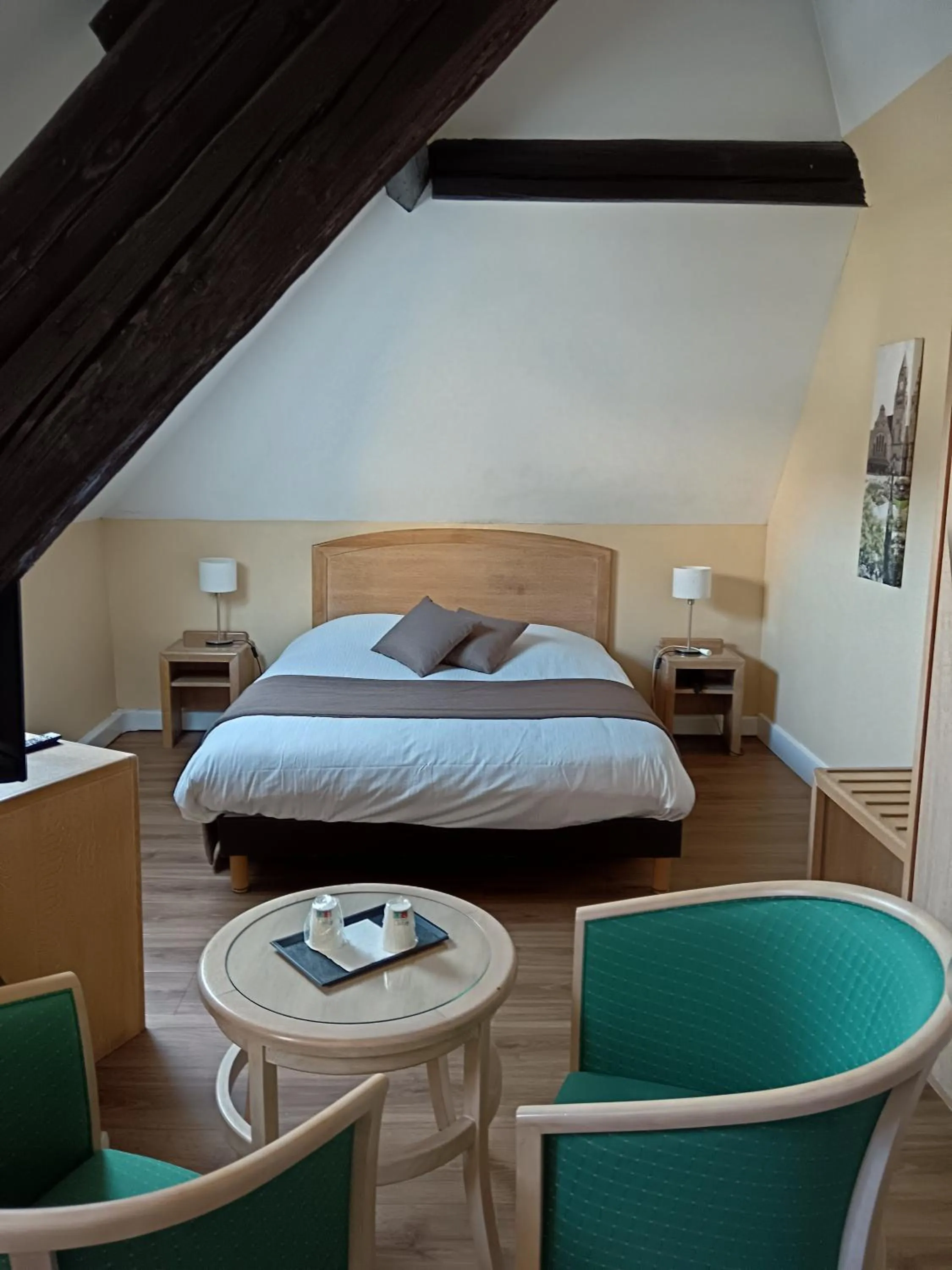 Bedroom, Bed in Hôtel Du Théâtre Centre Historique - Parking Souterrain Public Gratuit