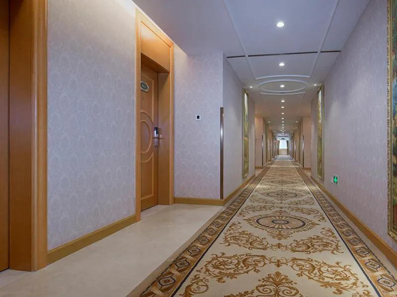 Vienna Hotel(Zhangzhou Jiaomei WanYi square store)