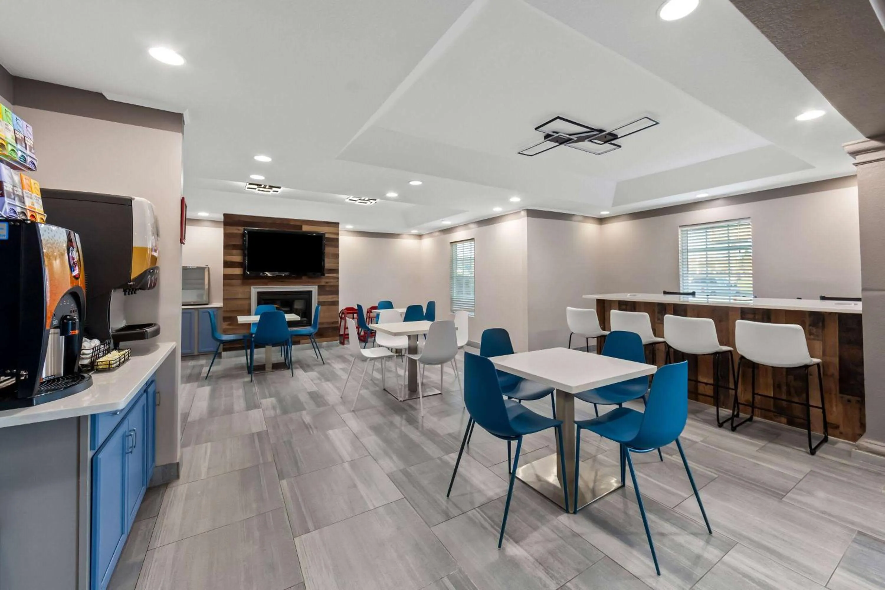 Restaurant/places to eat in Howard Johnson by Wyndham Jackson