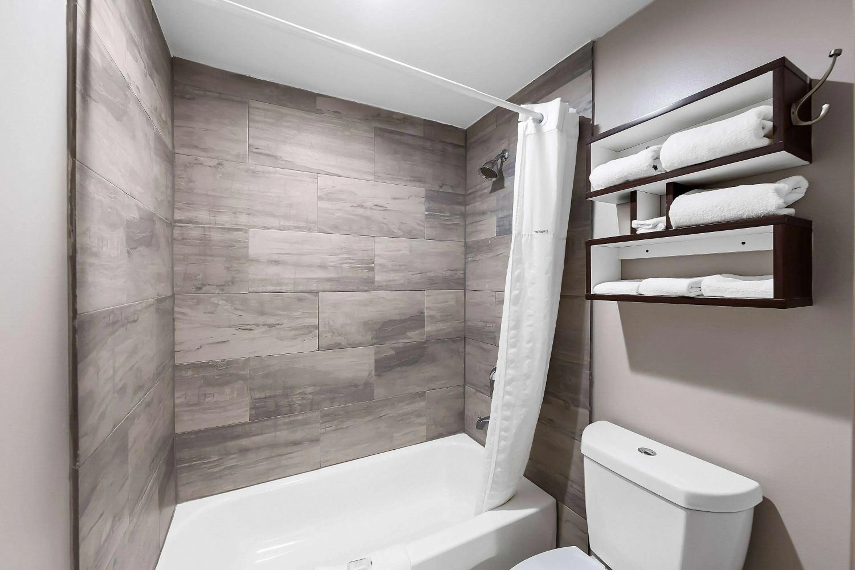 Bed in Howard Johnson by Wyndham Jackson