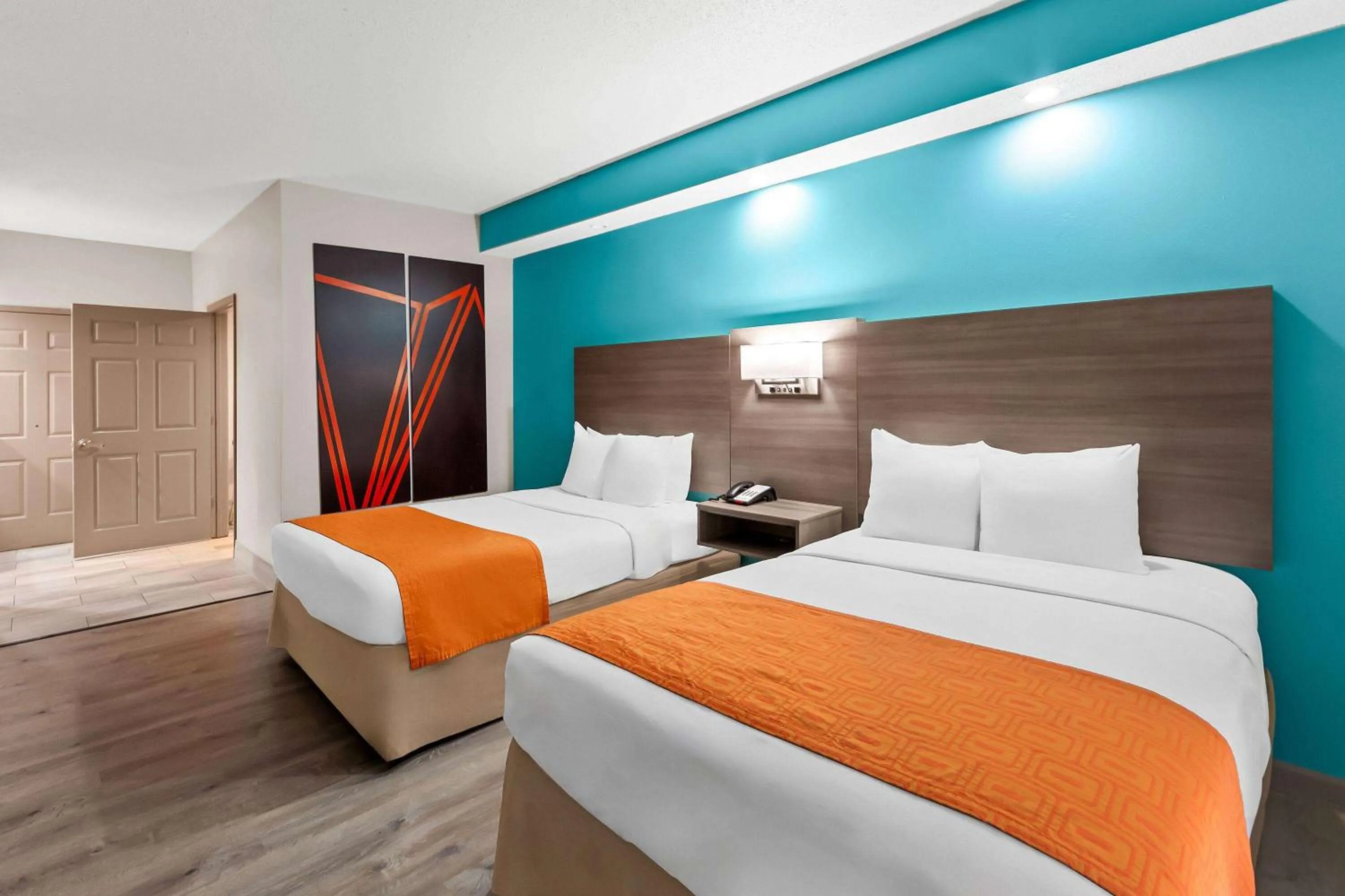 Bed in Howard Johnson by Wyndham Jackson