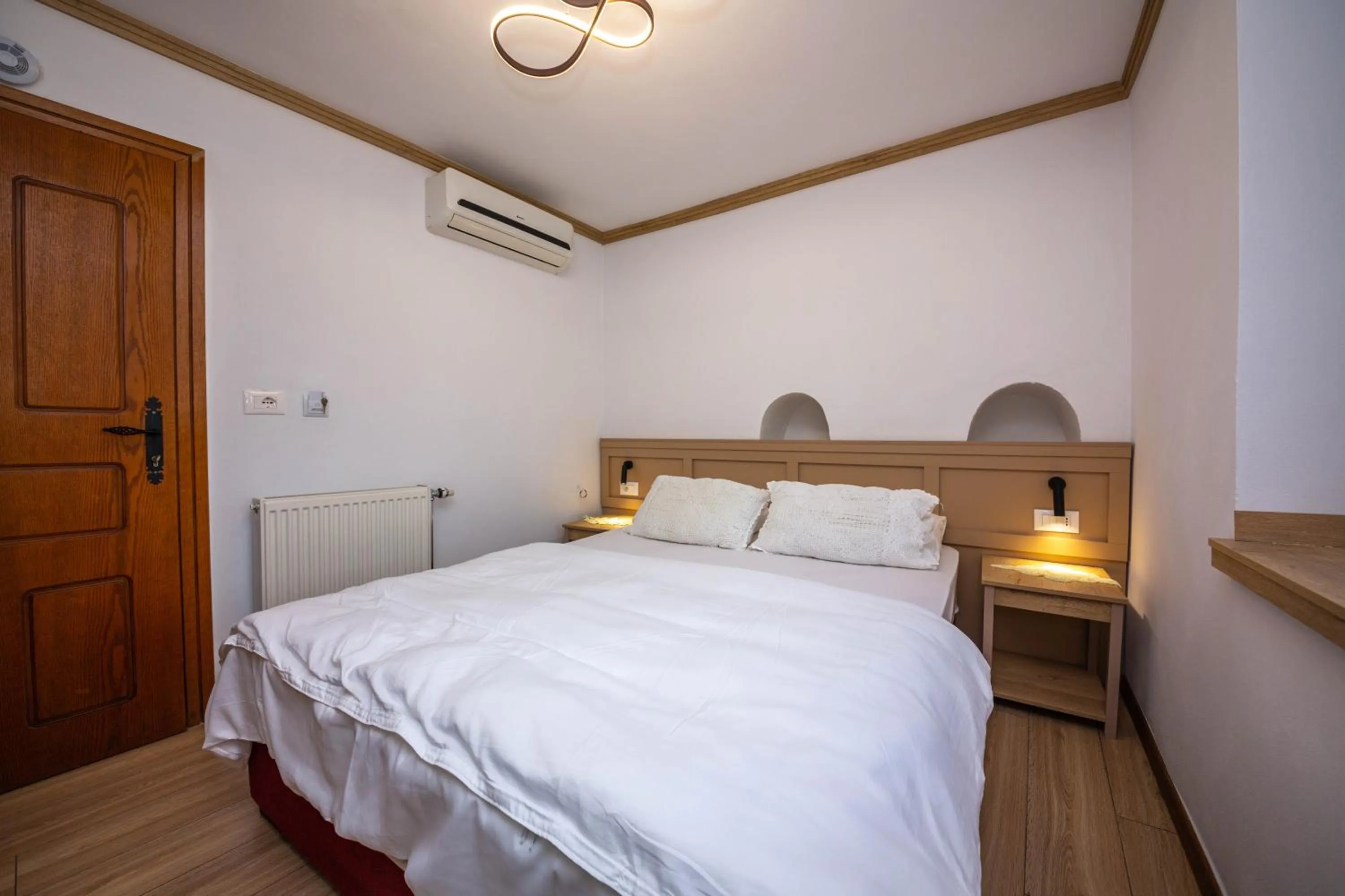 Bedroom, Bed in Bed and Breakfast Kotoni