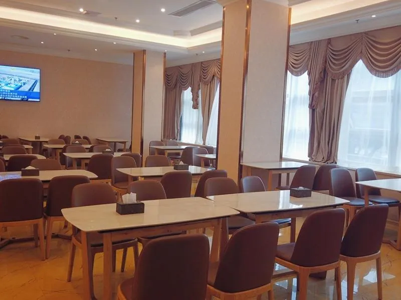 Vienna Hotel(Nanxiong Shidai Guangchang Branch)