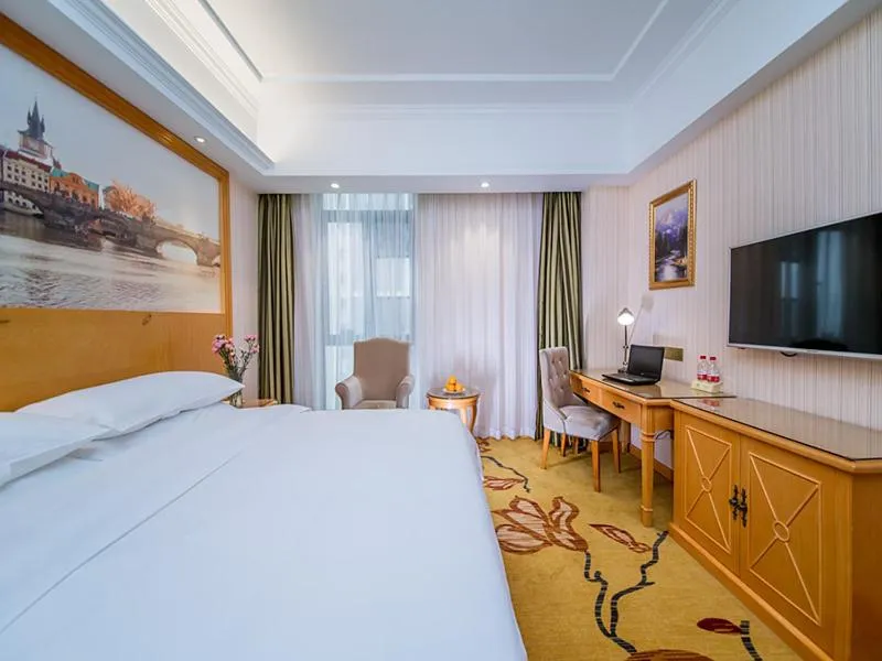 Bed in Vienna Hotel Whhan xingye road stone bridge subway station store