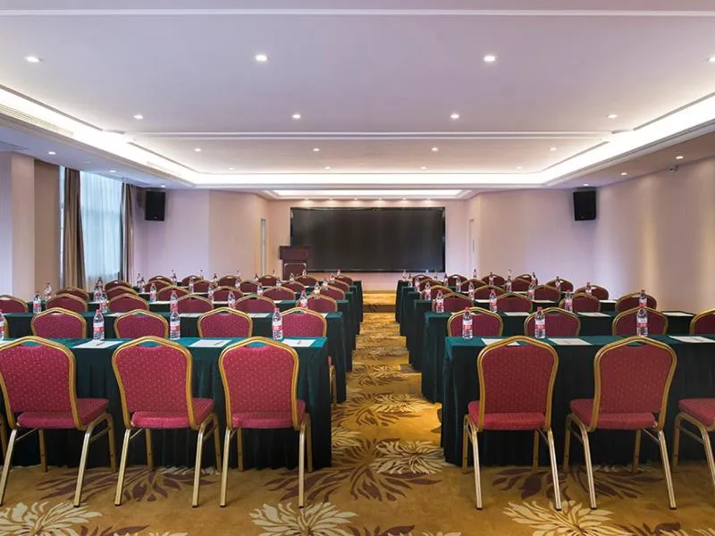 Vienna Hotel (Tianyang Old City High Speed Railway Station)