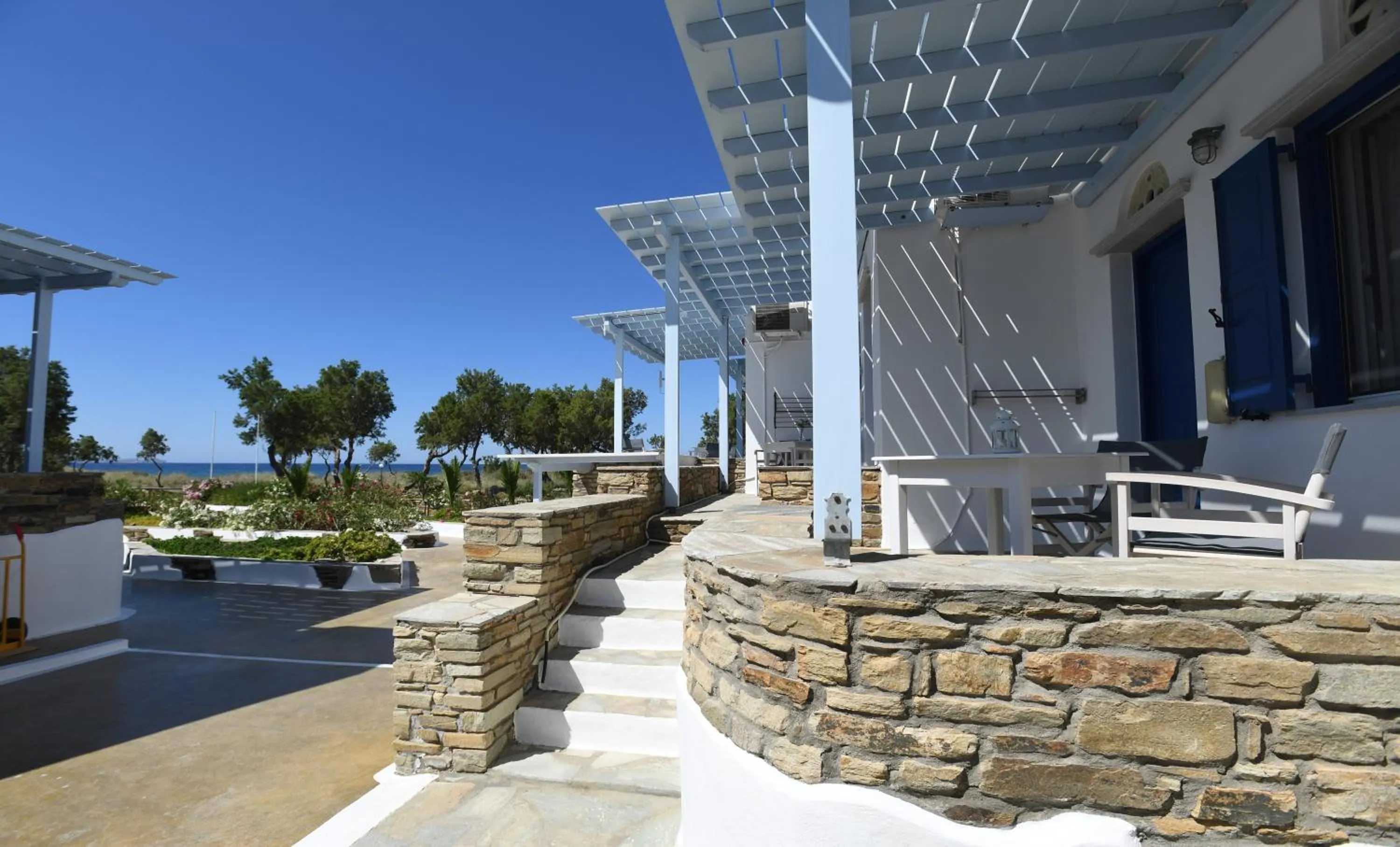 Nostos Beachfront Apartments & Studios
