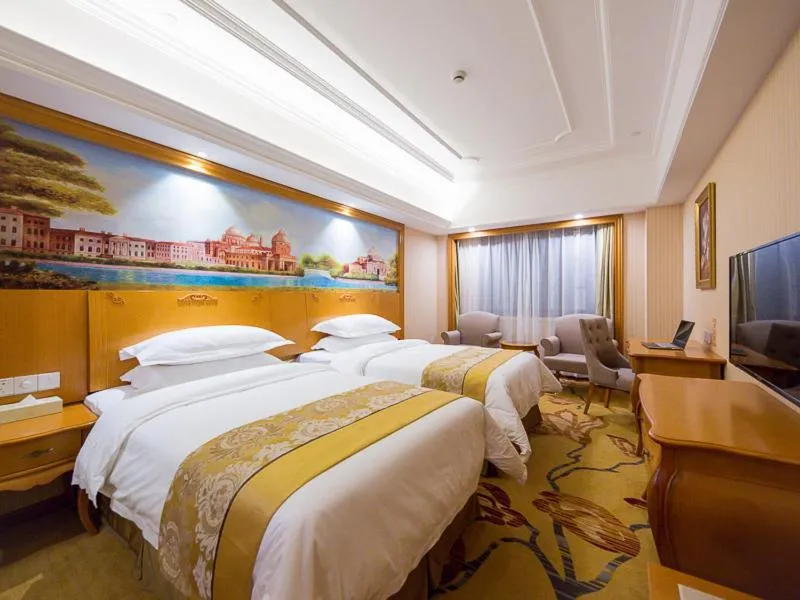 Bed in Vienna international hotel shanghai pudong airport south store