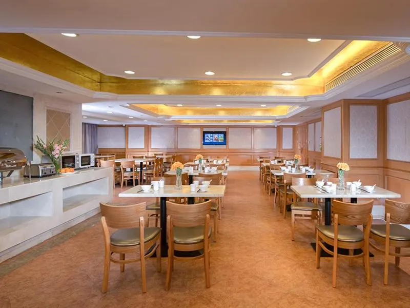 Vienna International Hotel (Shenzhen Fuyong Convention and Exhibition Center)