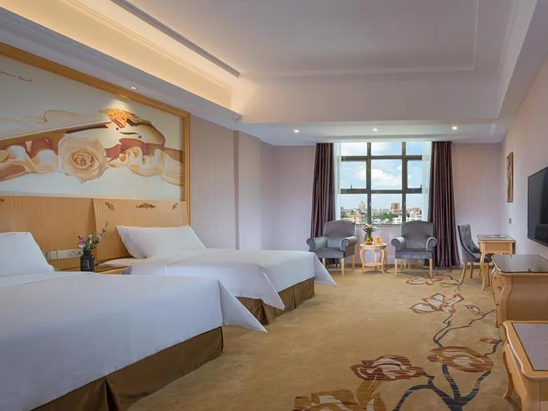 Bed in Vienna International Hotel Maoming Wanda Plaza