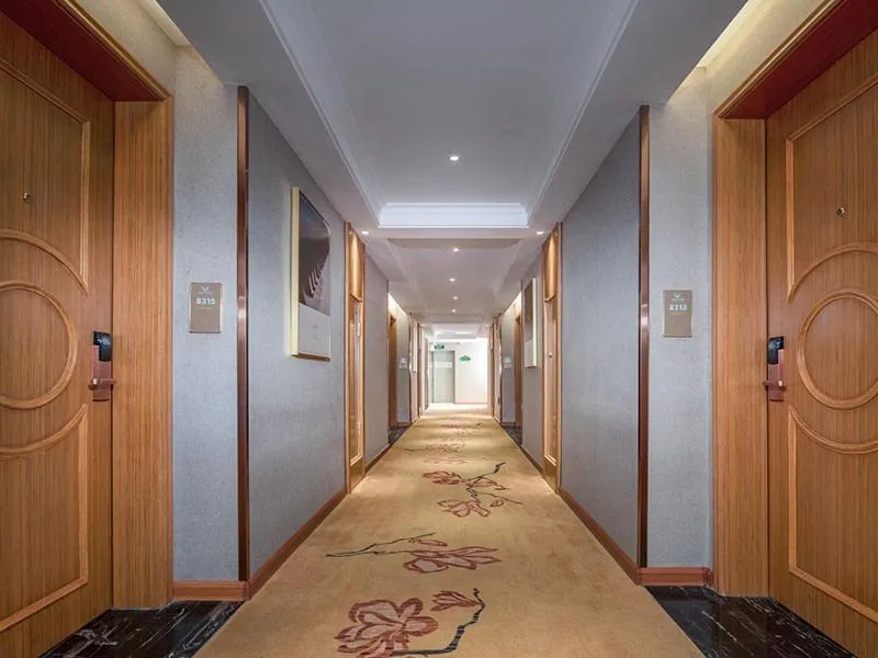 Vienna 3 Best Hotel (Ganzhou shangyou store)