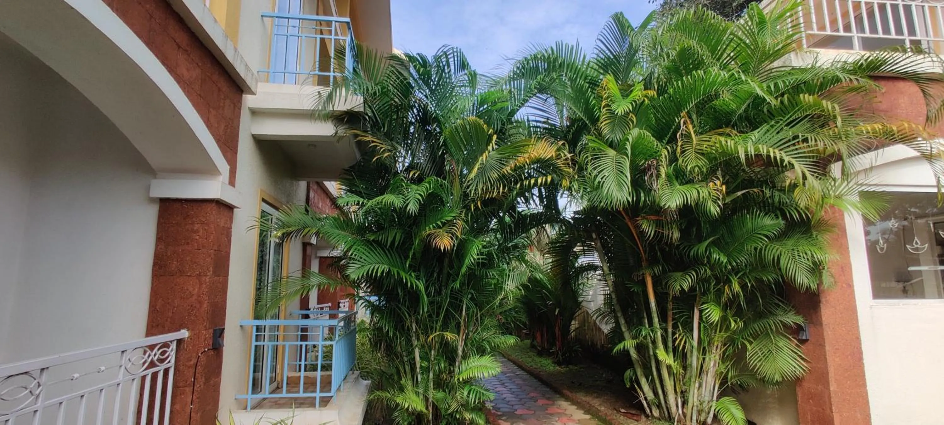 Property building in Passions de Goa