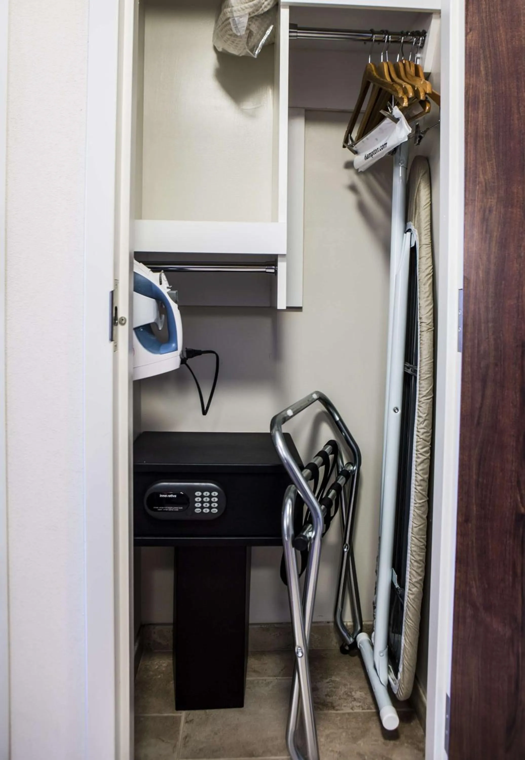 Photo of the whole room in Hampton Inn & Suites Lake Placid