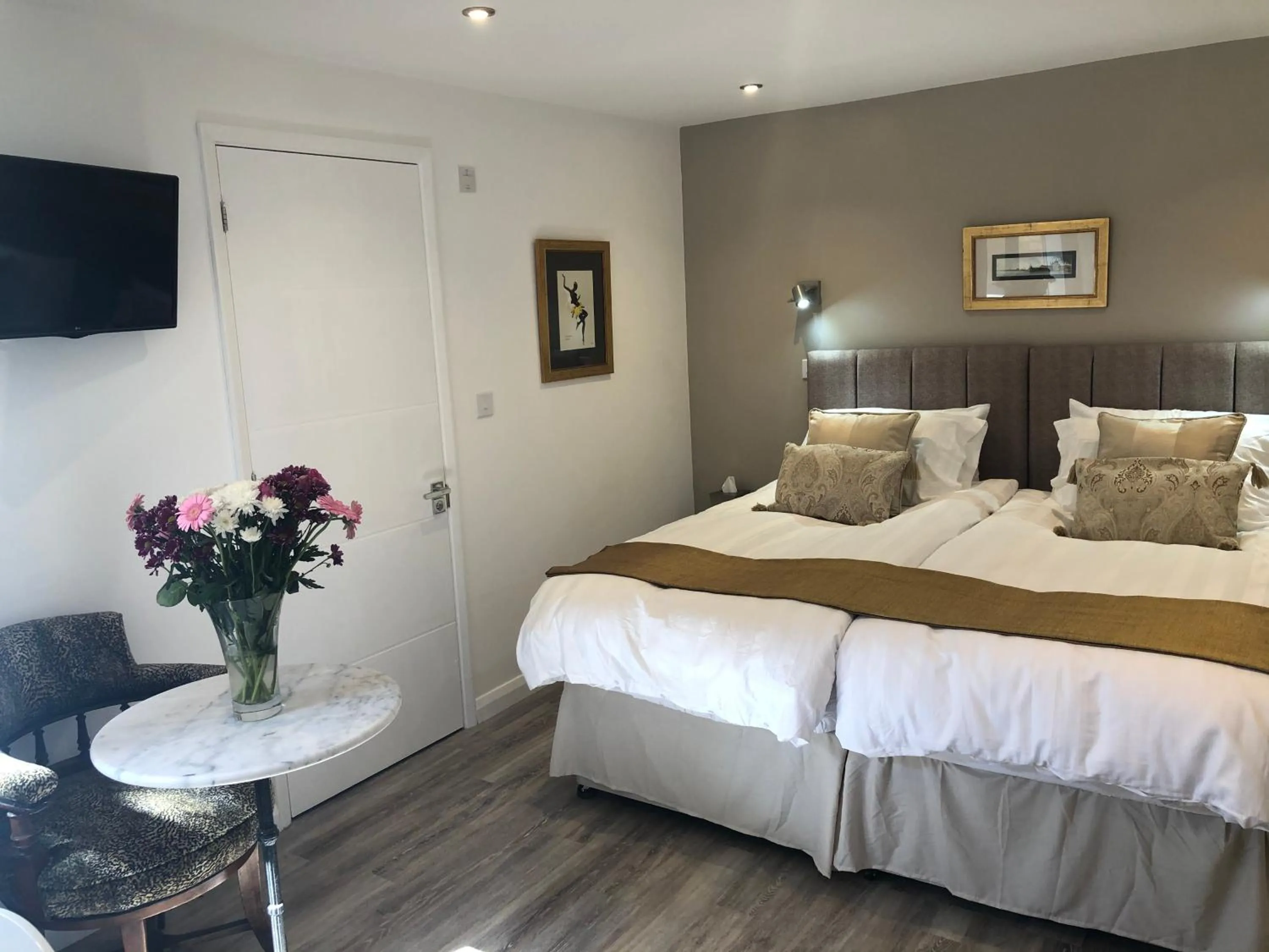 Bedroom, Bed in Jonan House