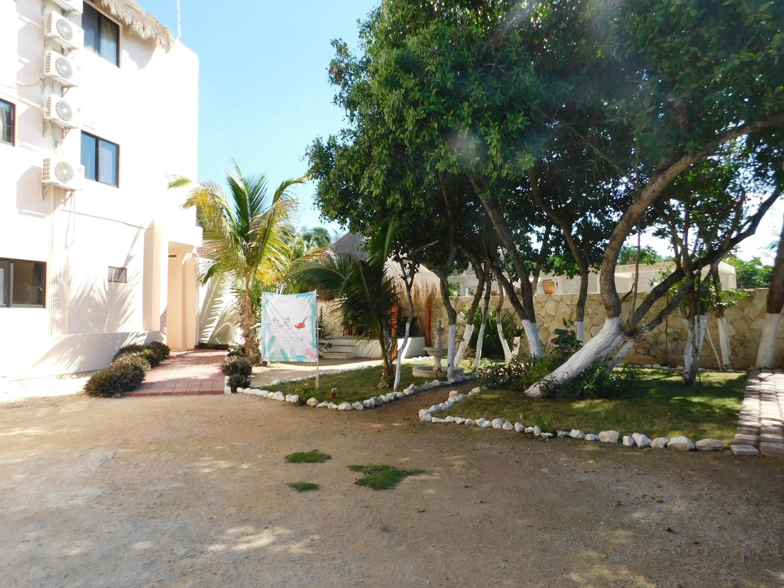 Patio in Hotel El Perico Marinero