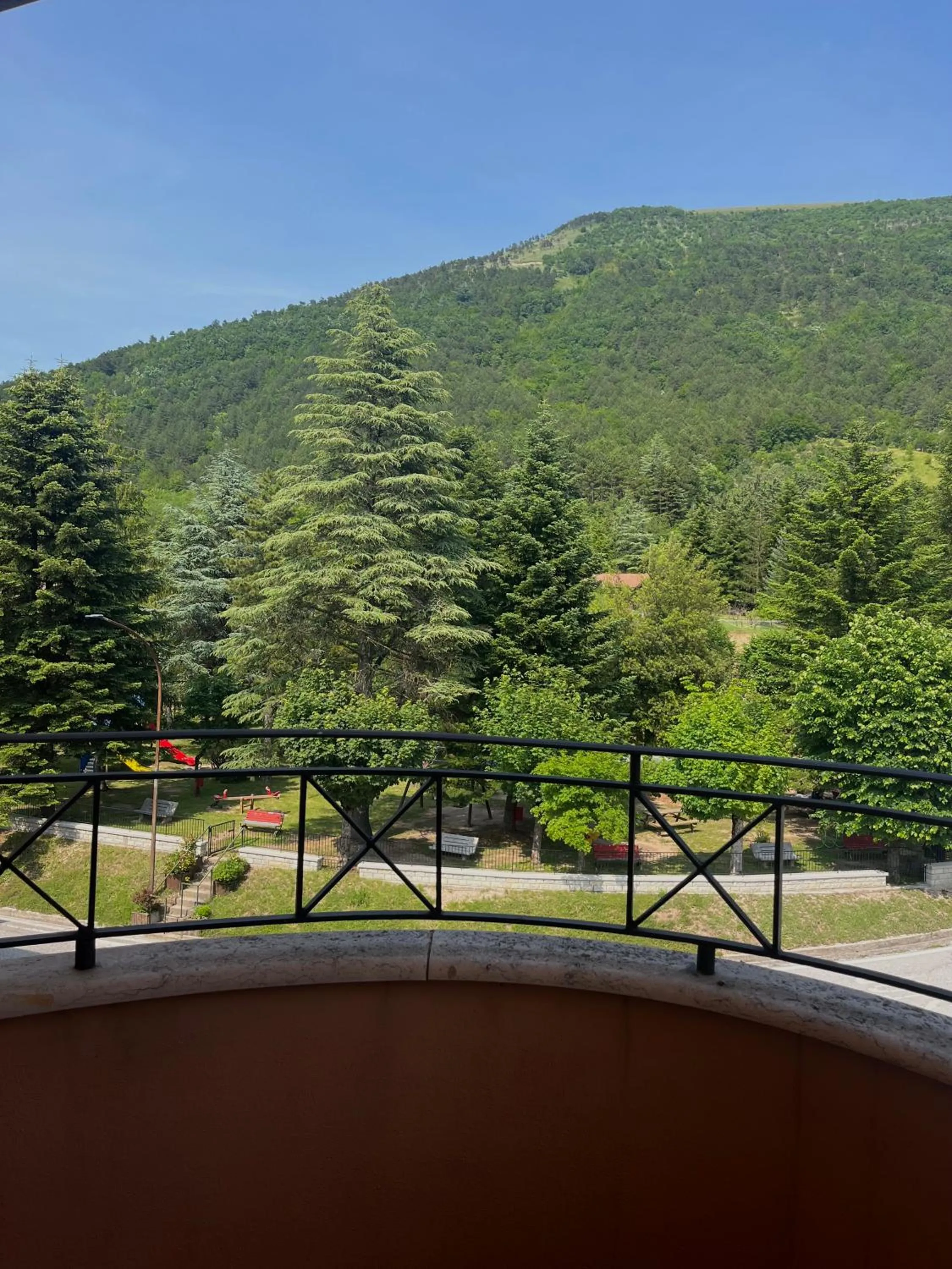 Hotel Ristorante Montenerone Il Poeta