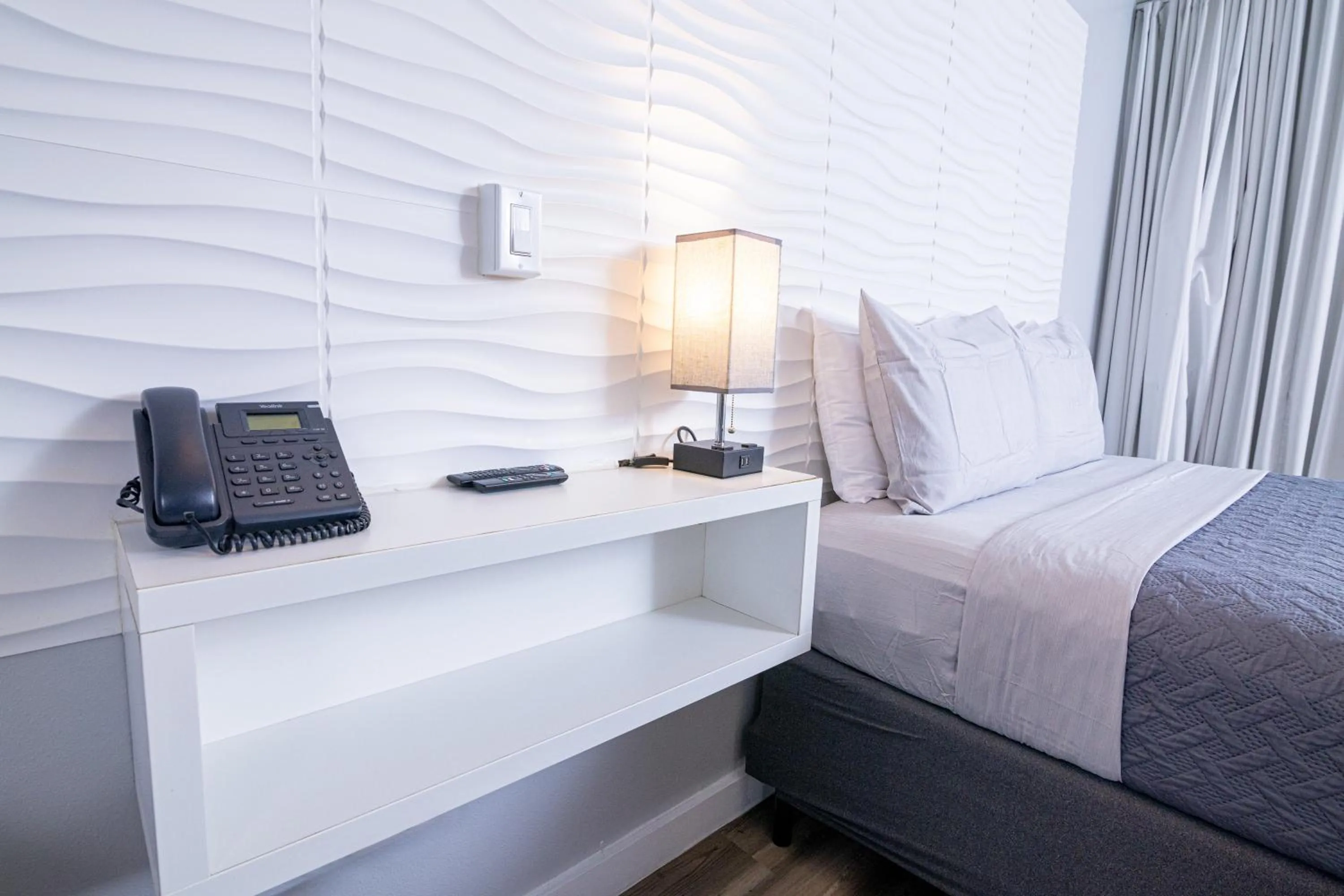 Bedroom, Bed in Hotel Room Near Disney 4 People