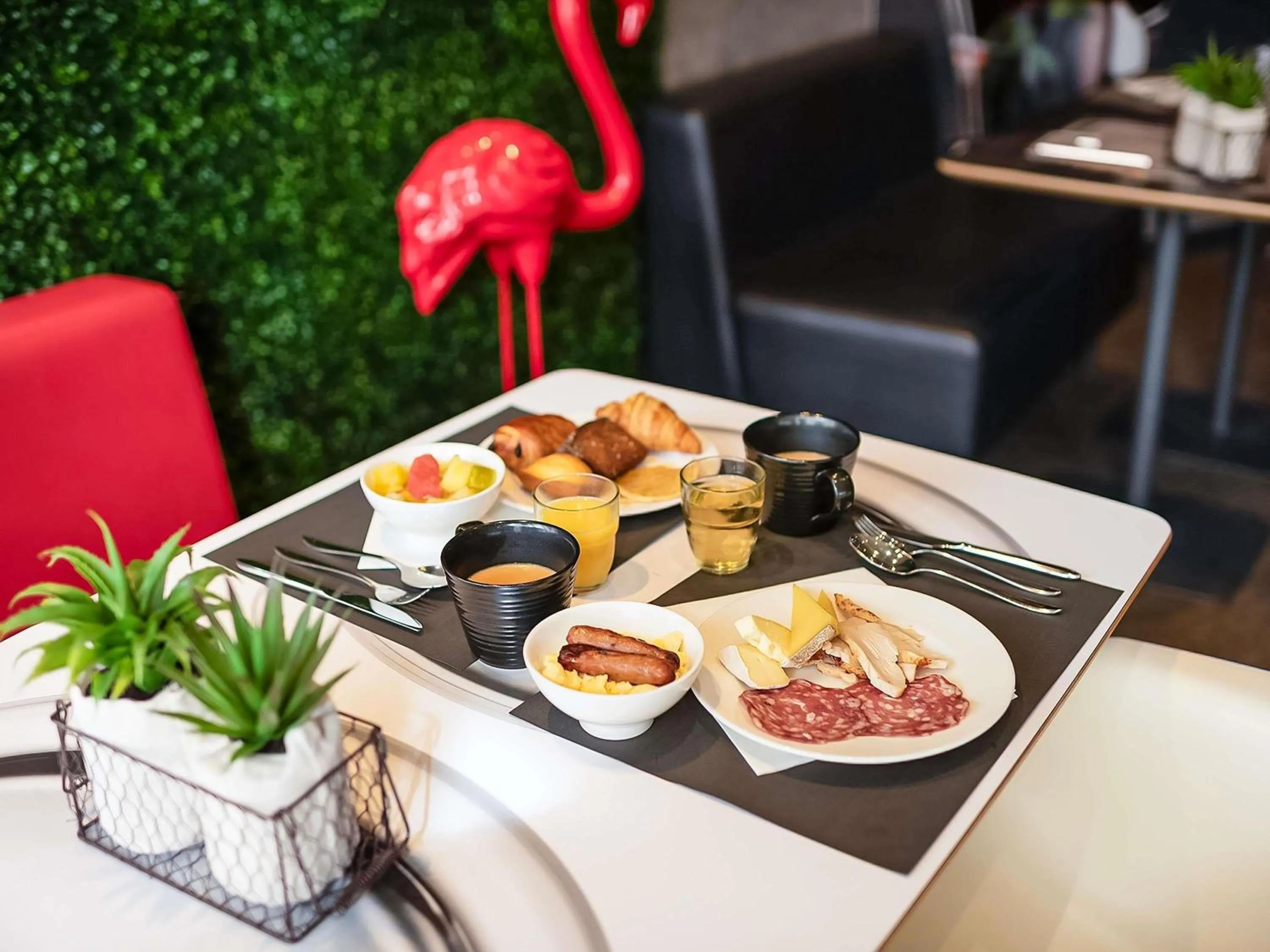 Breakfast in ibis La Baule Pornichet Plage