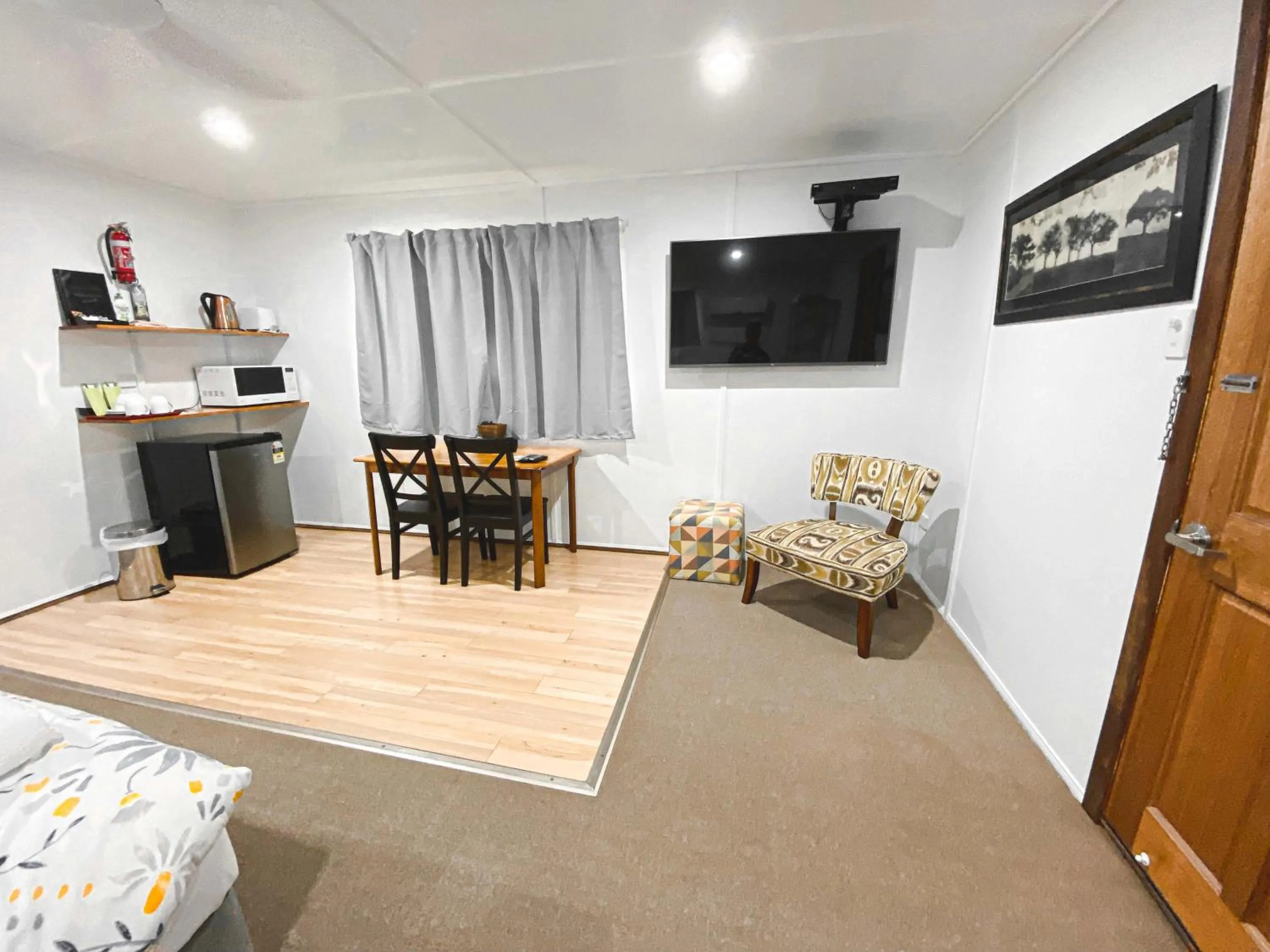 TV and multimedia in Warrego Hotel Motel Cunnamulla