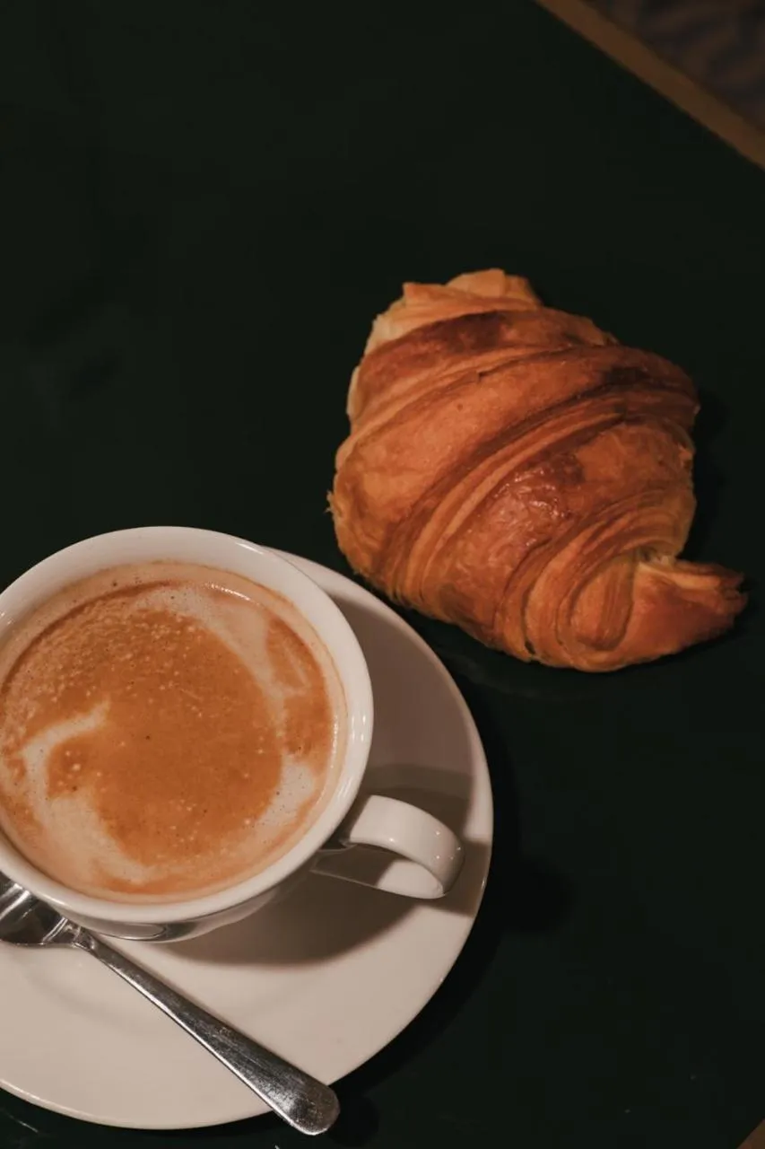 Food and drinks in Hotel des Deux-Iles - Notre-Dame