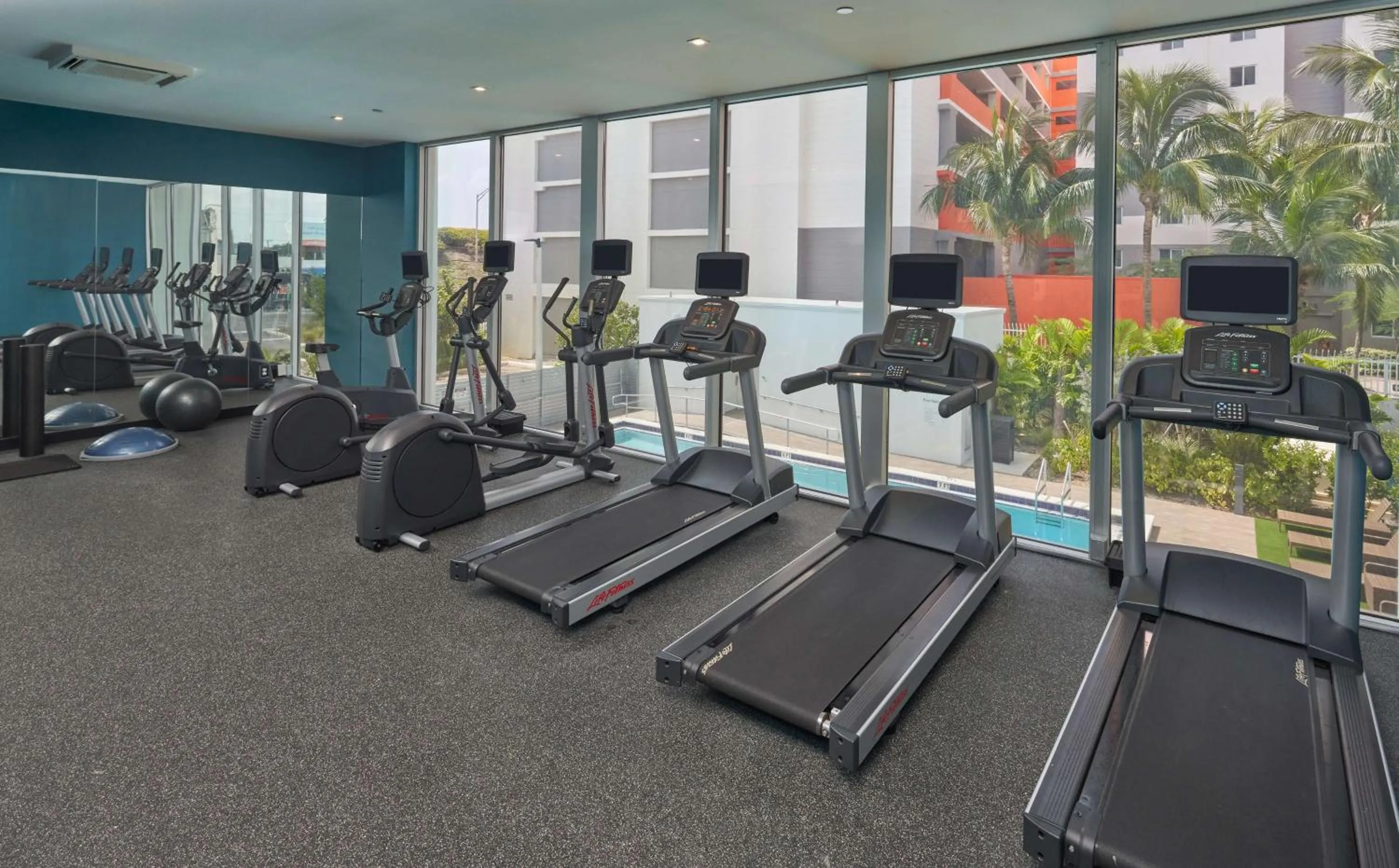 Fitness centre/facilities in DoubleTree by Hilton Miami North I-95