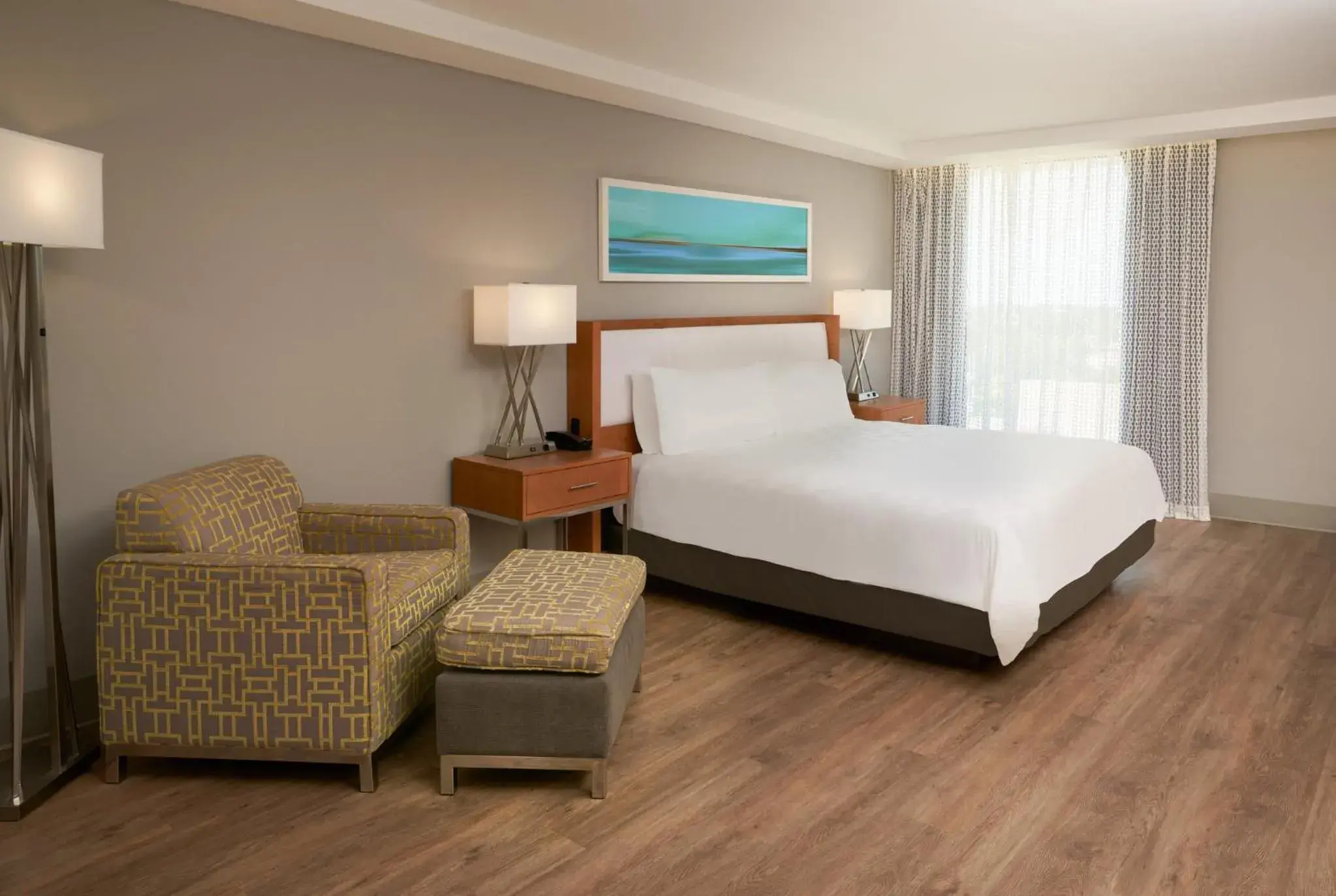 King Room with Roll-In Shower - Disability Access in DoubleTree by Hilton Miami North I-95 King Room with Roll-In Shower - Disability Access in DoubleTree by Hilton Miami North I-95