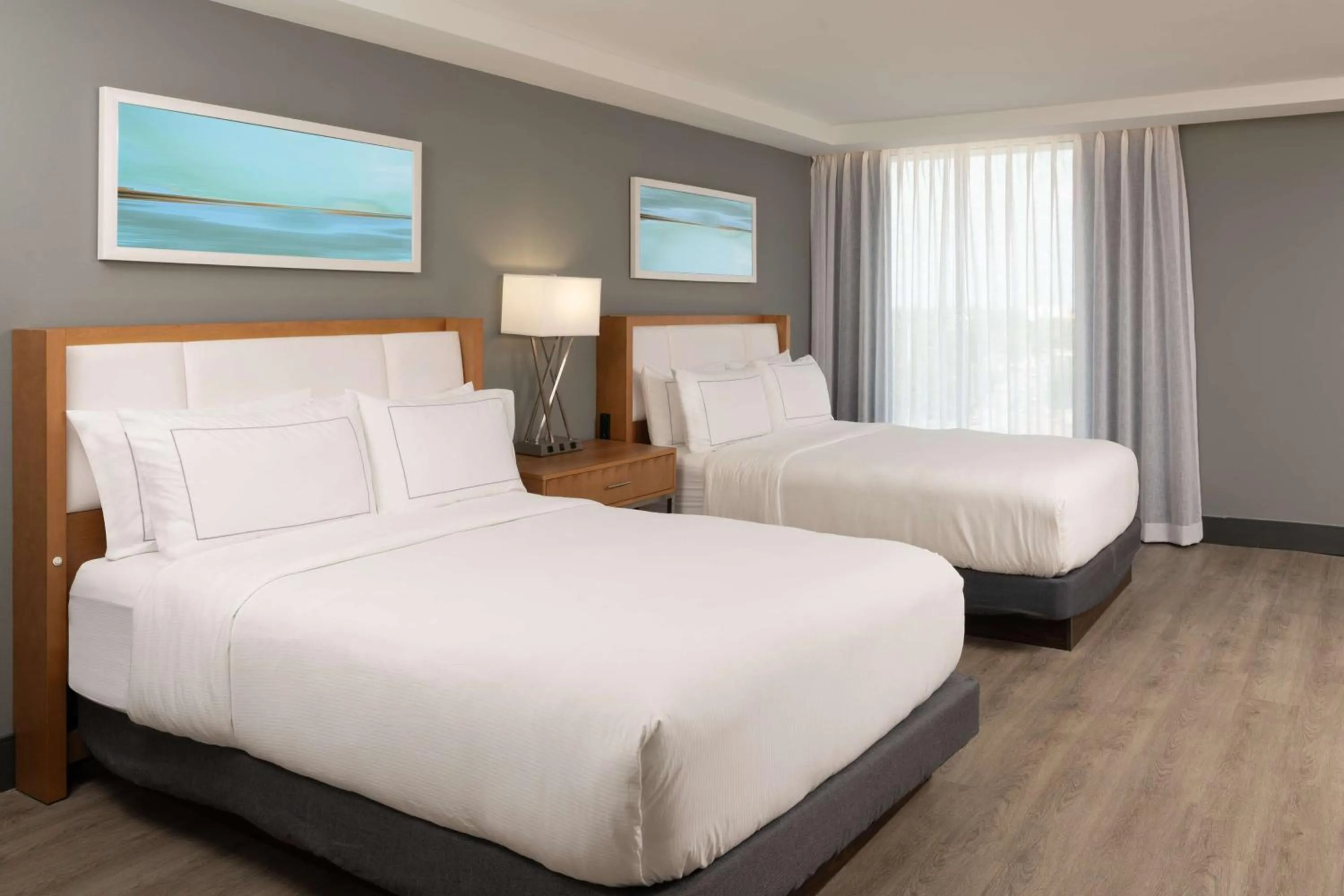 Bed in DoubleTree by Hilton Miami North I-95