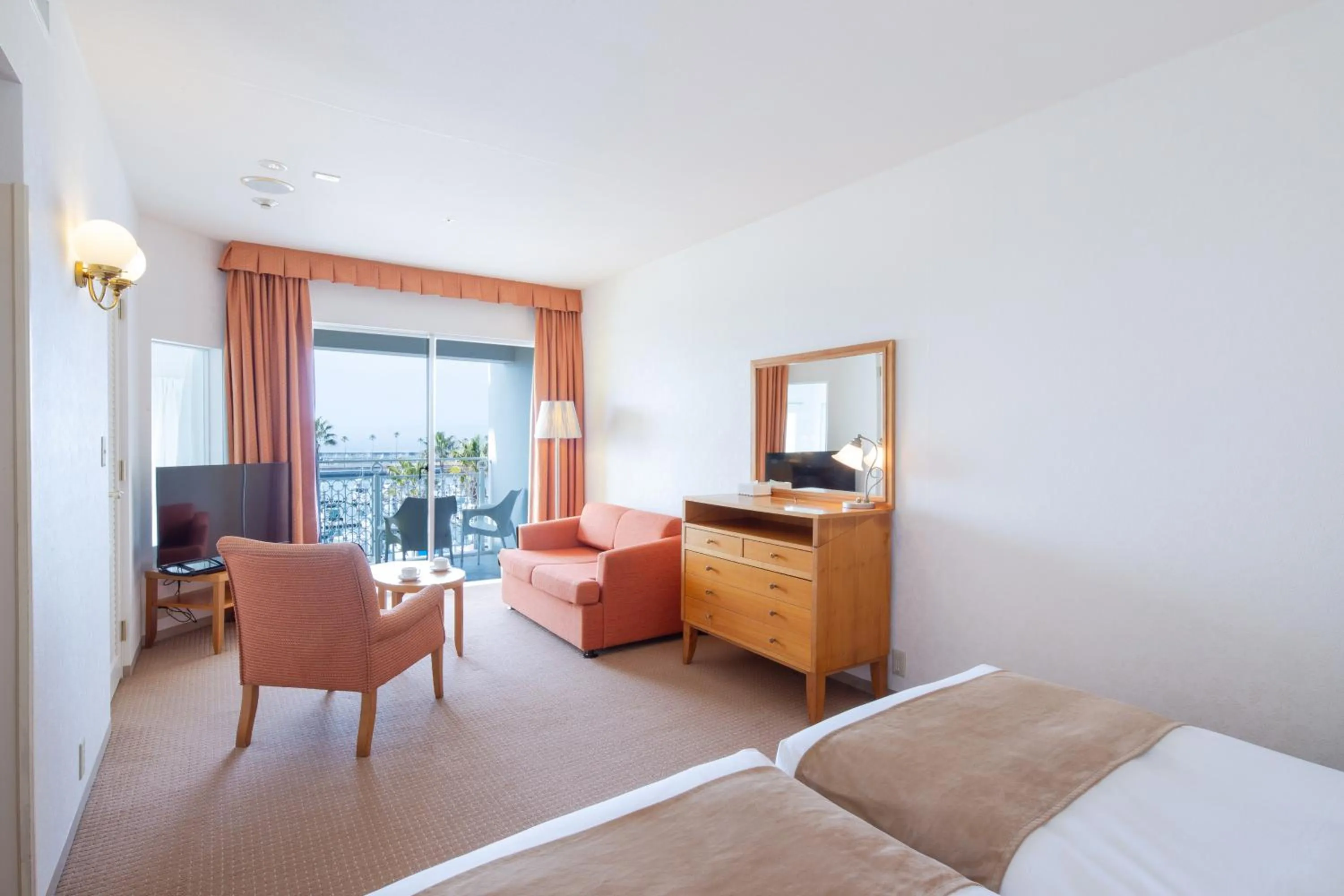 Bed in Wakayama Marina City Hotel