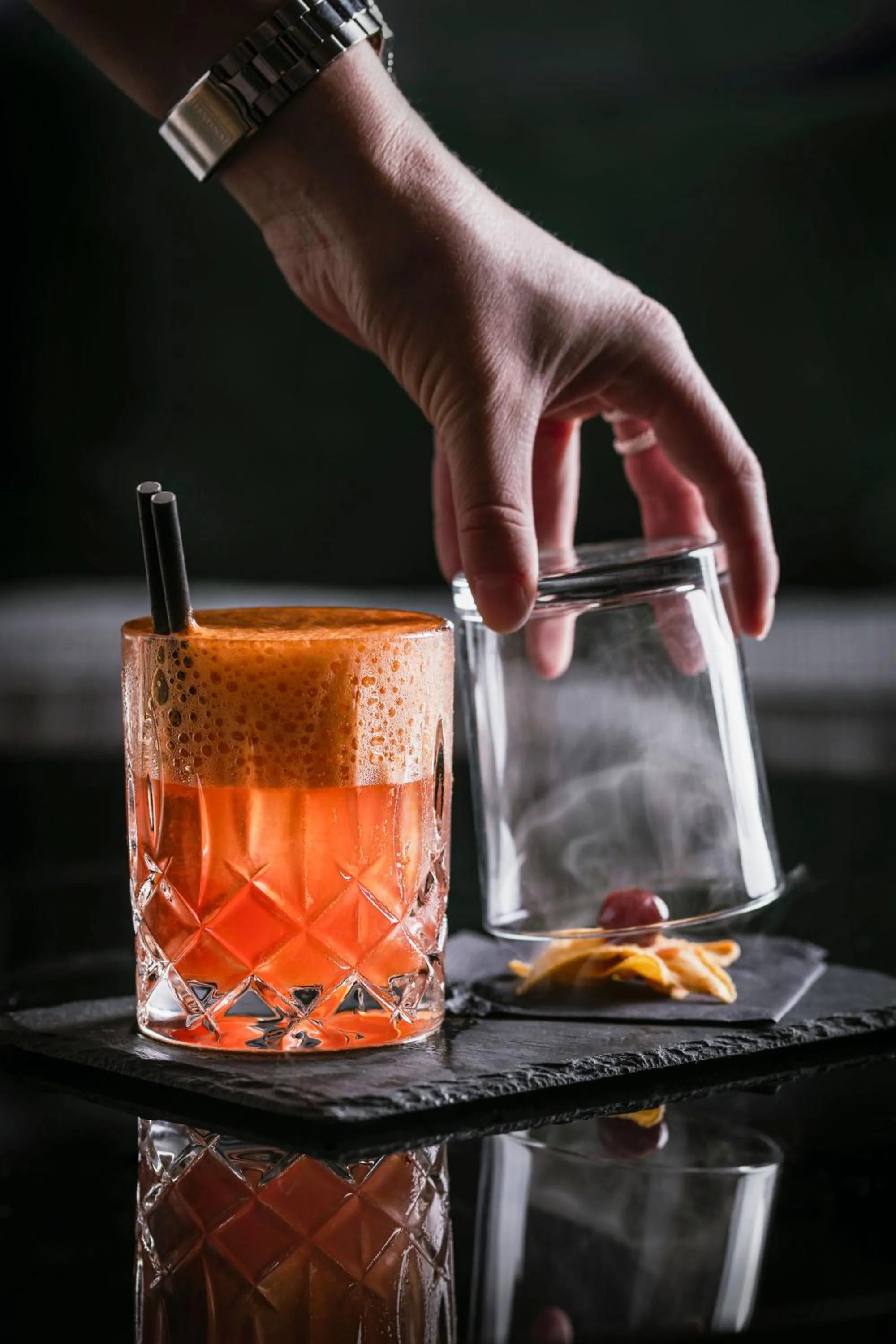 Lounge or bar in Grand Hôtel & Spa NUXE Serre Chevalier