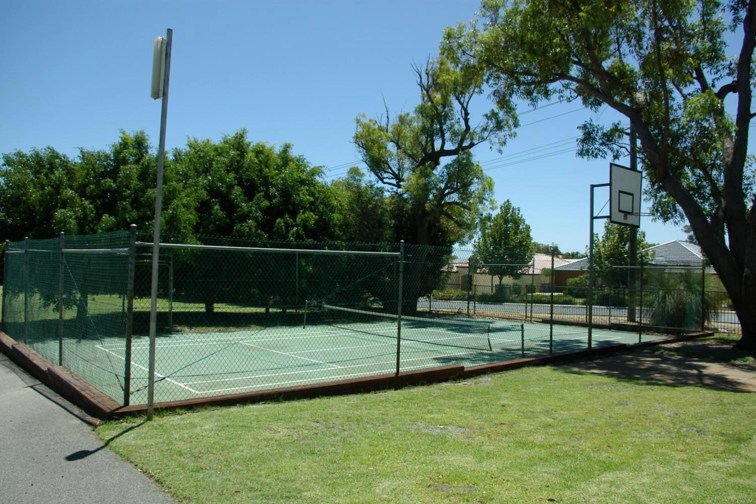 Tennis court in Acclaim Kingsway Tourist Park