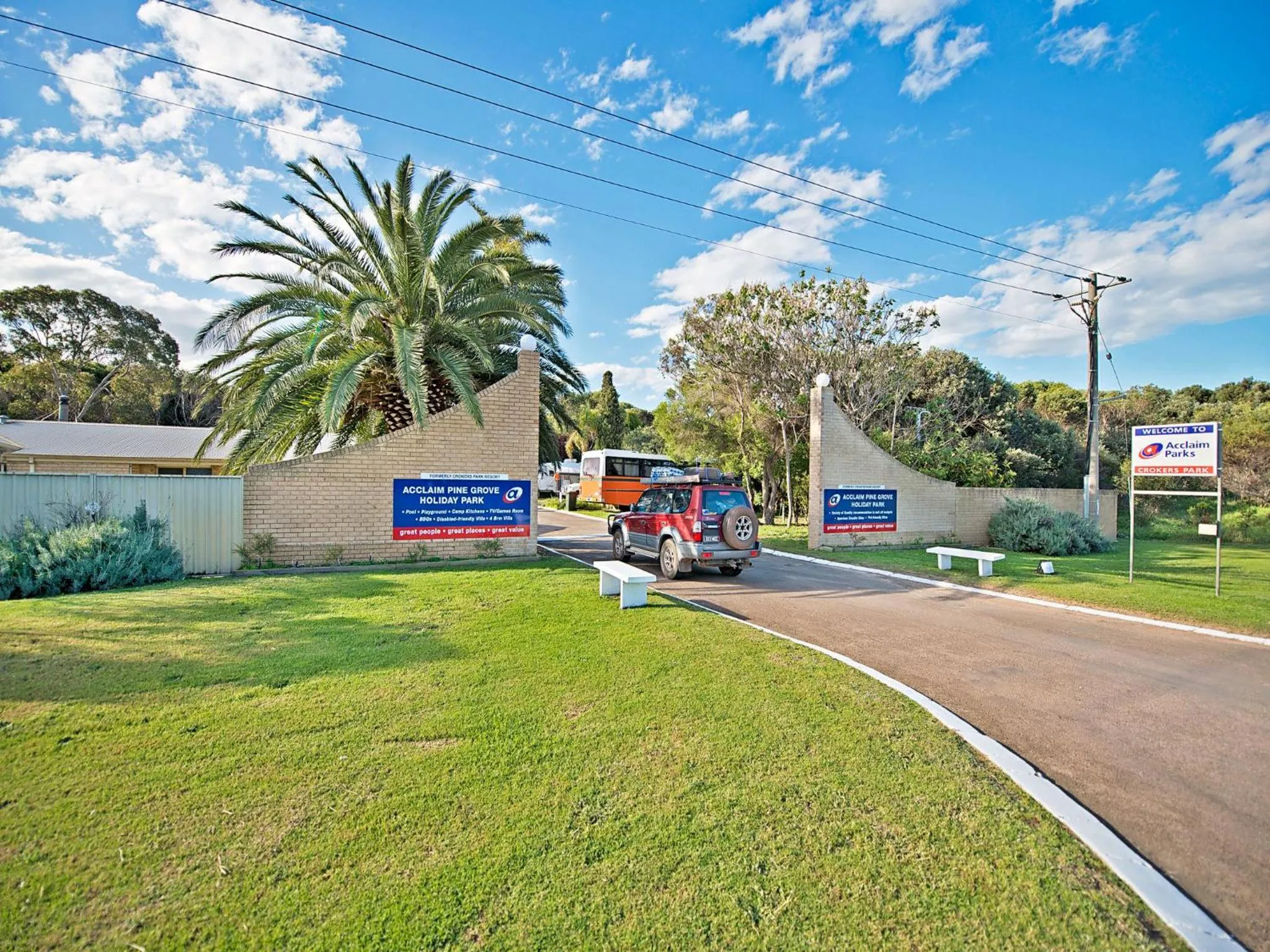 Facade/entrance in Acclaim Pine Grove Holiday Park