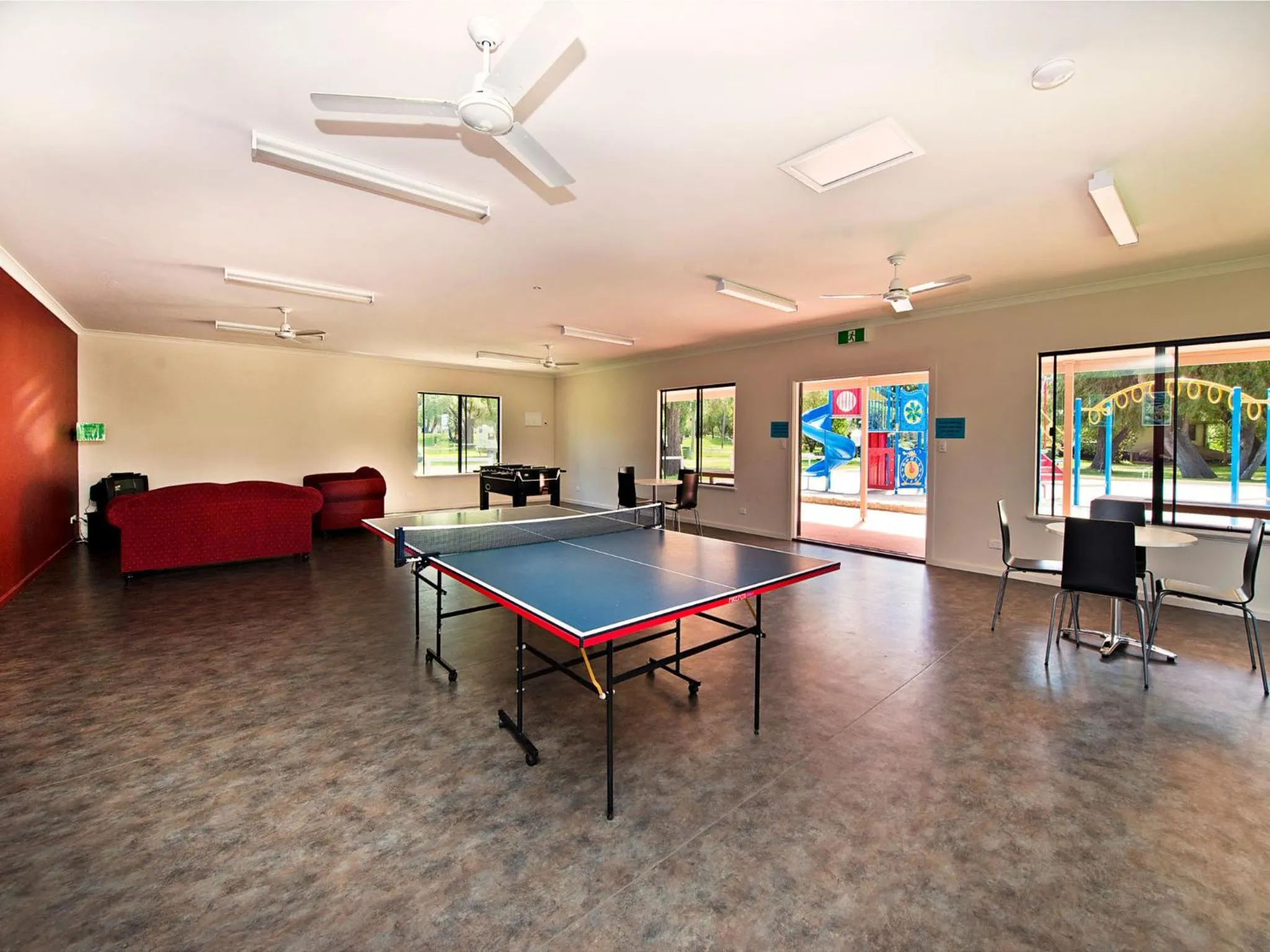 Communal lounge/ TV room in Acclaim Rose Gardens Beachside Holiday Park