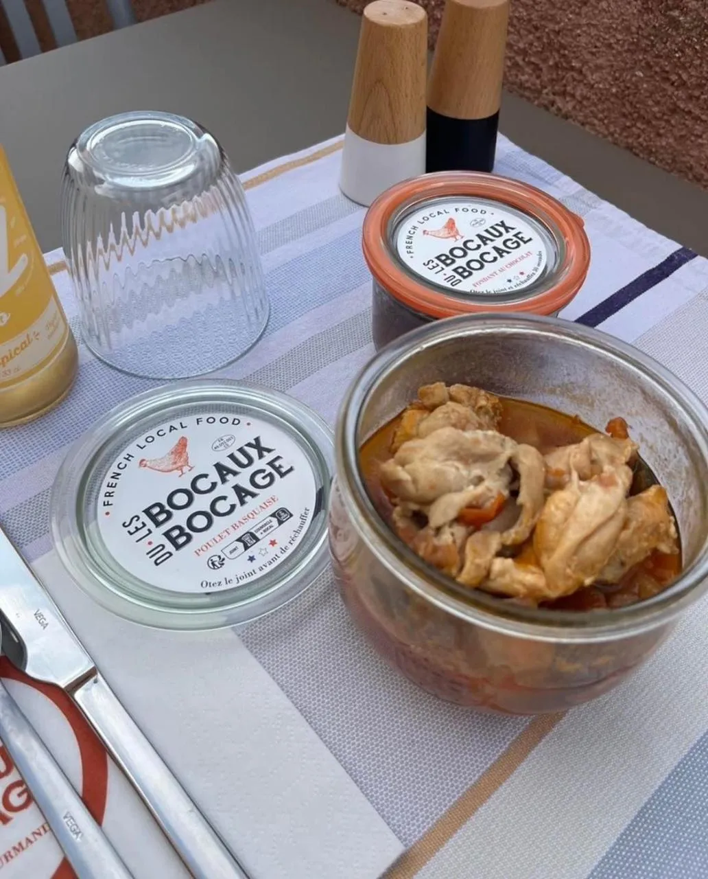 Food and drinks in Hôtel PB - Paris-Barcelone