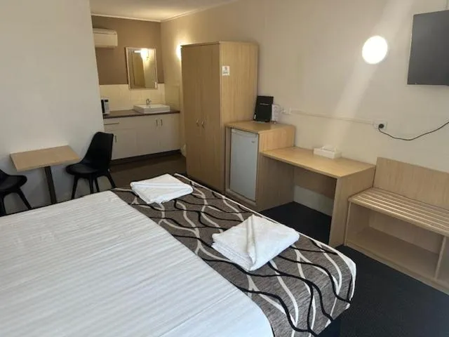 Photo of the whole room, Bed in City Centre Motel Kempsey