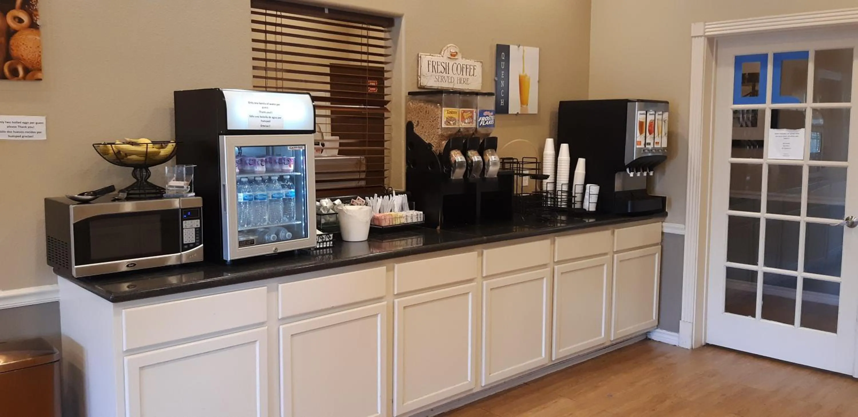 Breakfast in Cotulla Whitten Inn