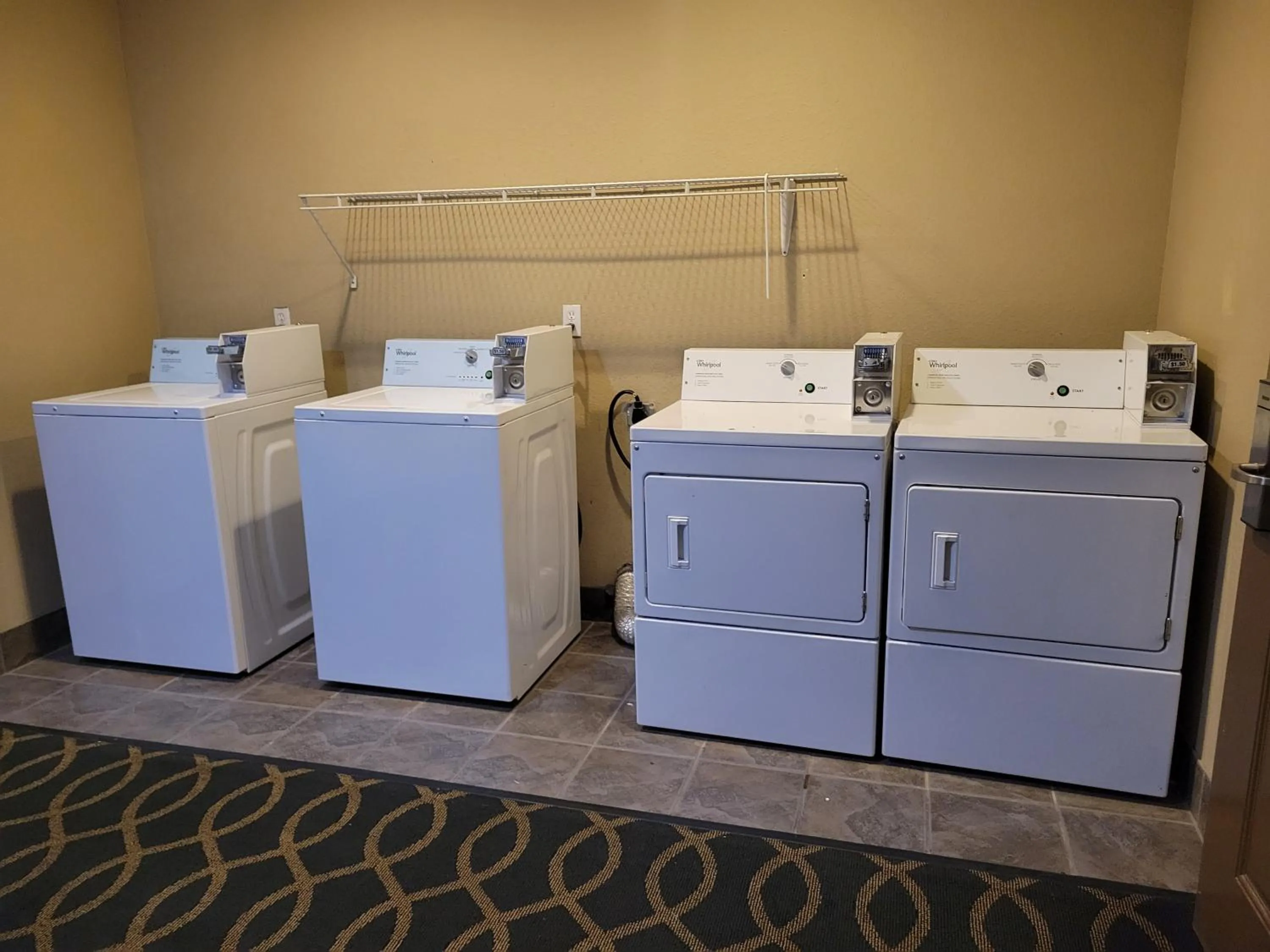laundry in Cotulla Whitten Inn