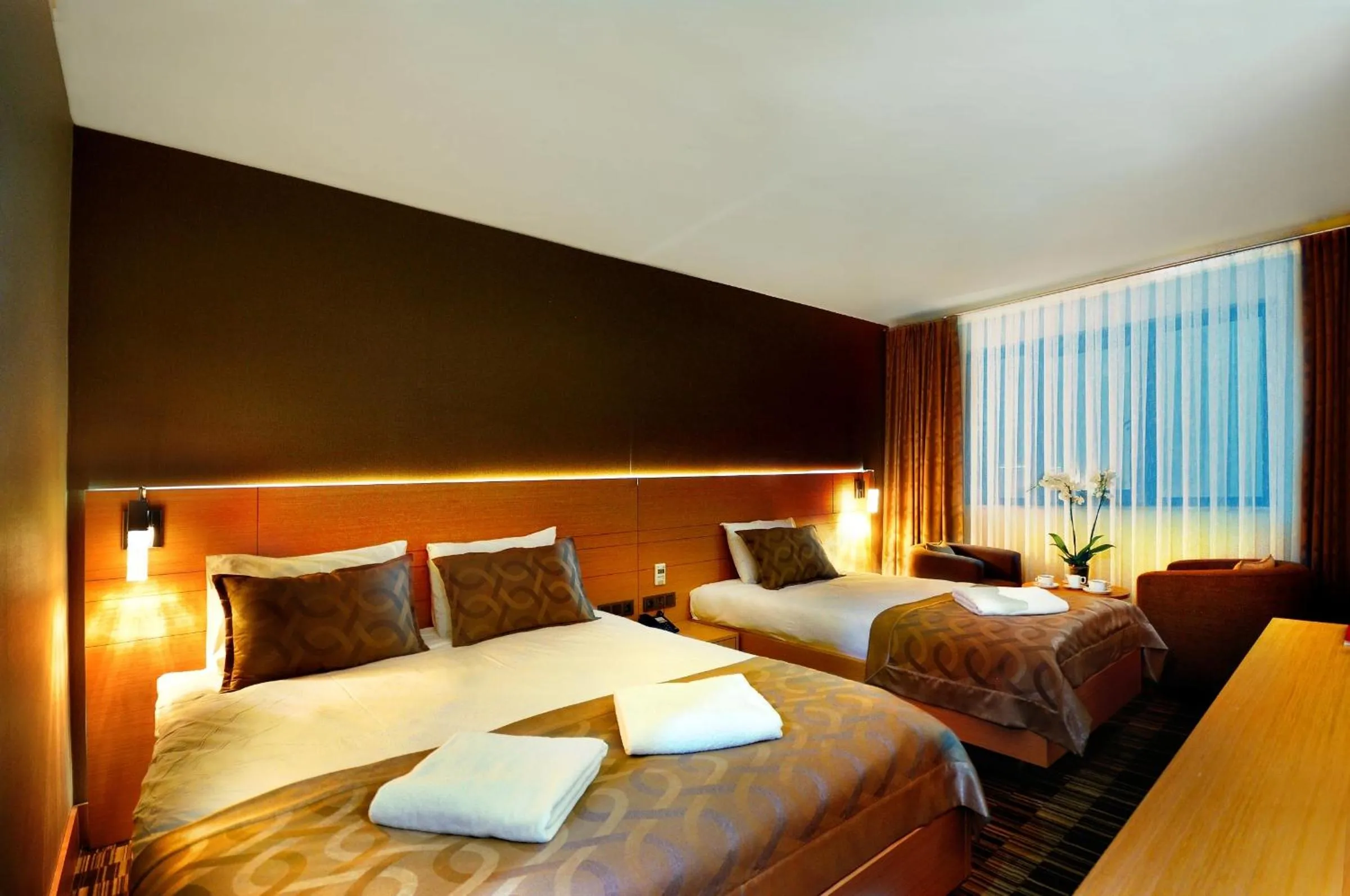 Photo of the whole room, Bed in Starton Hotel