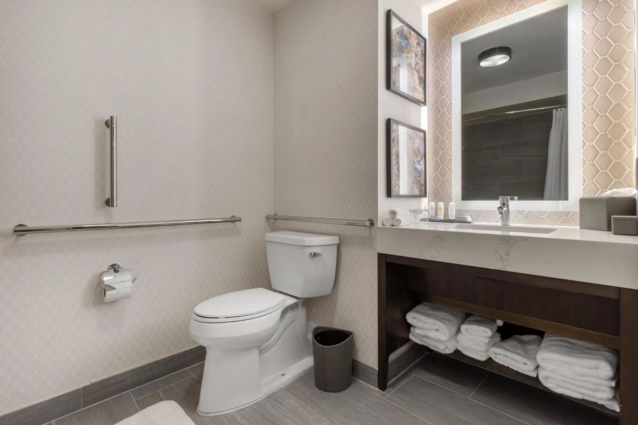 Bedroom in Omni Charlotte Hotel