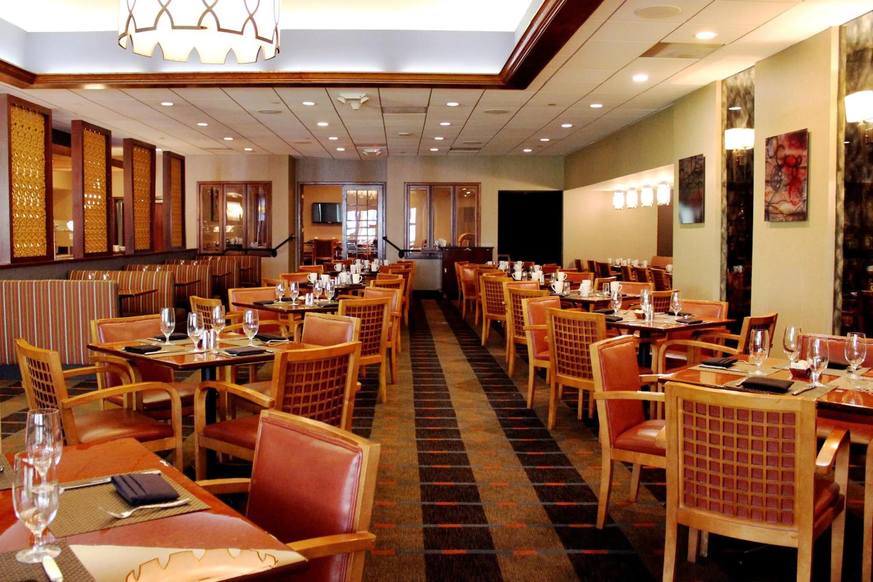 Restaurant/places to eat in Omni Charlotte Hotel