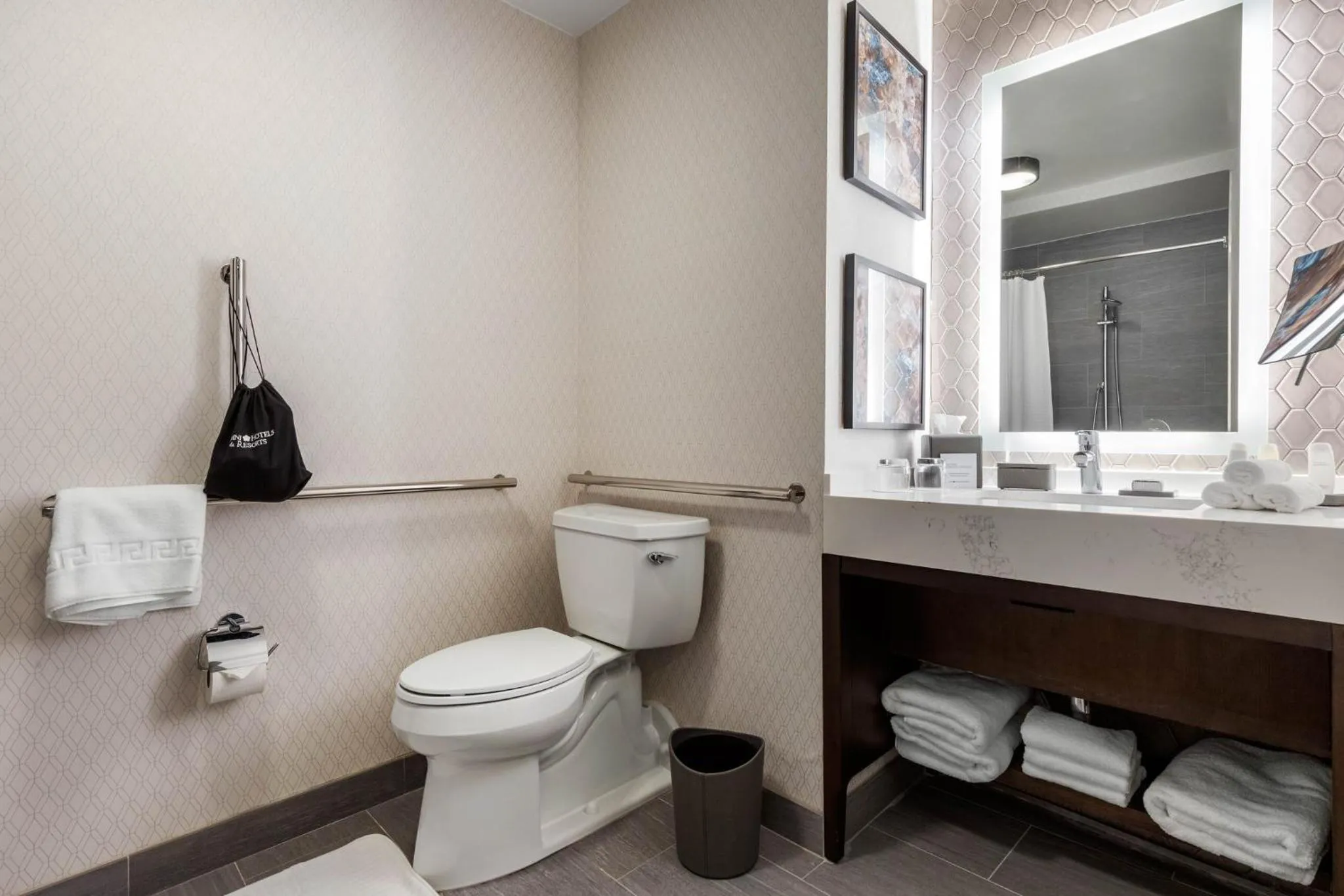 Bedroom in Omni Charlotte Hotel