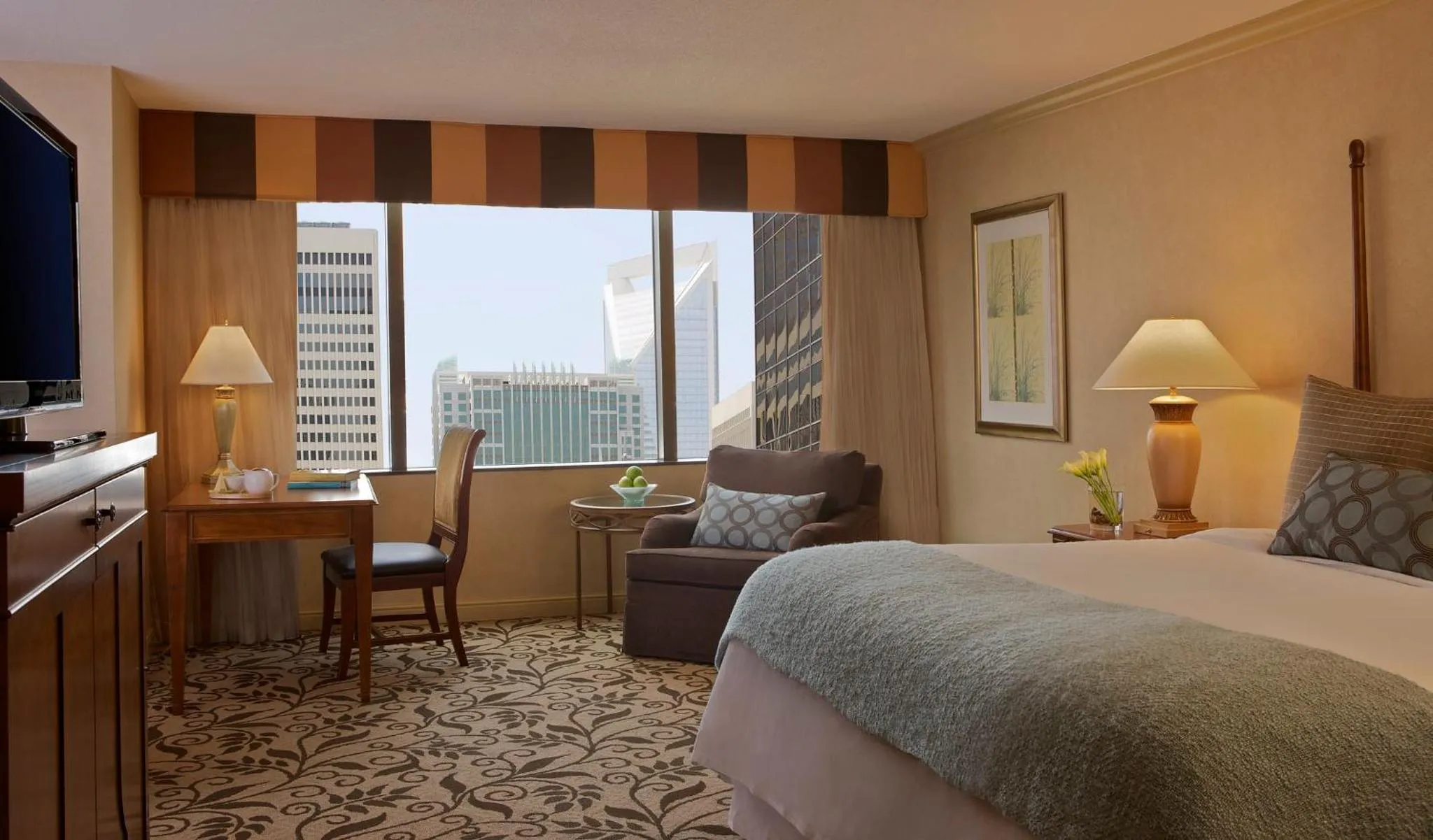 Bedroom, Bed in Omni Charlotte Hotel