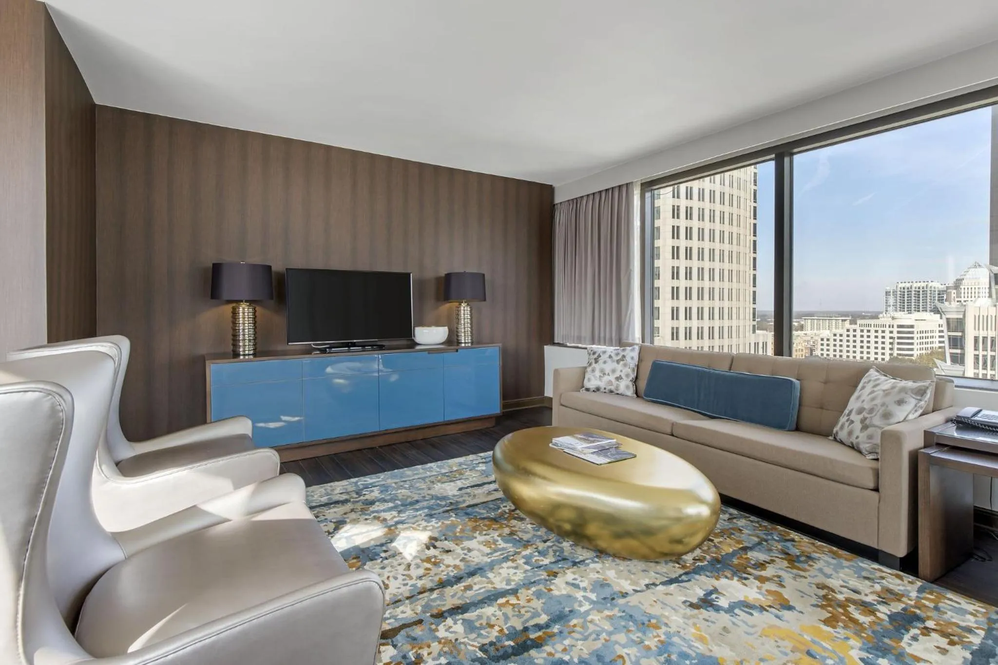 Photo of the whole room in Omni Charlotte Hotel