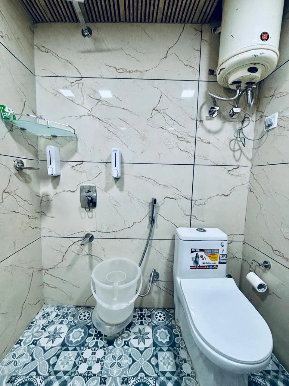 Shower in Hotel Amar